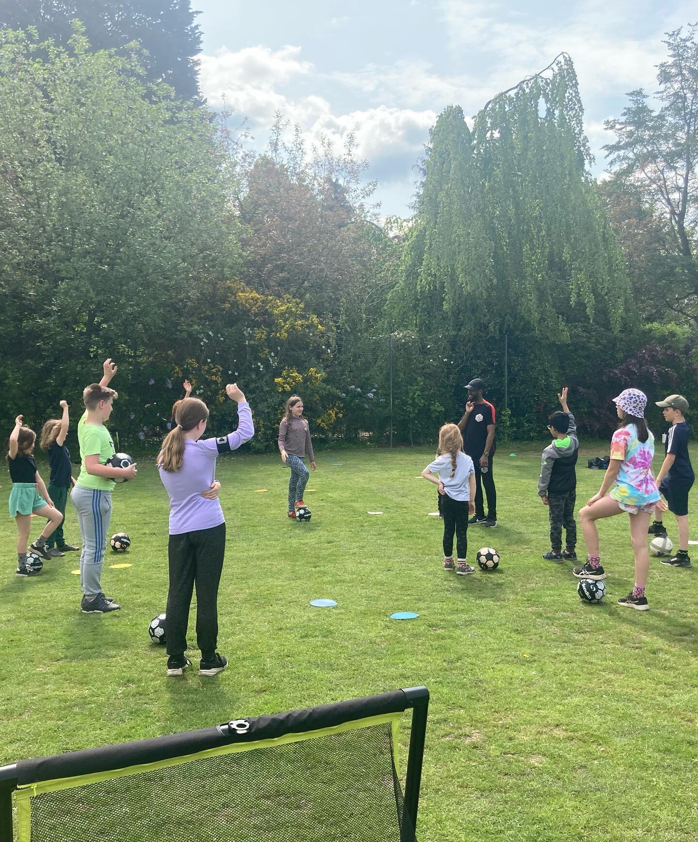 We had a great day yesterday in Kings Heath park with our home educated group
Always so much fun coaching this group and the energy levels are amazing well done to everyone!🤩😁👏🏾

#FootballFUNatics #Football #Fun #Group #Club #Session #Outdoors #S