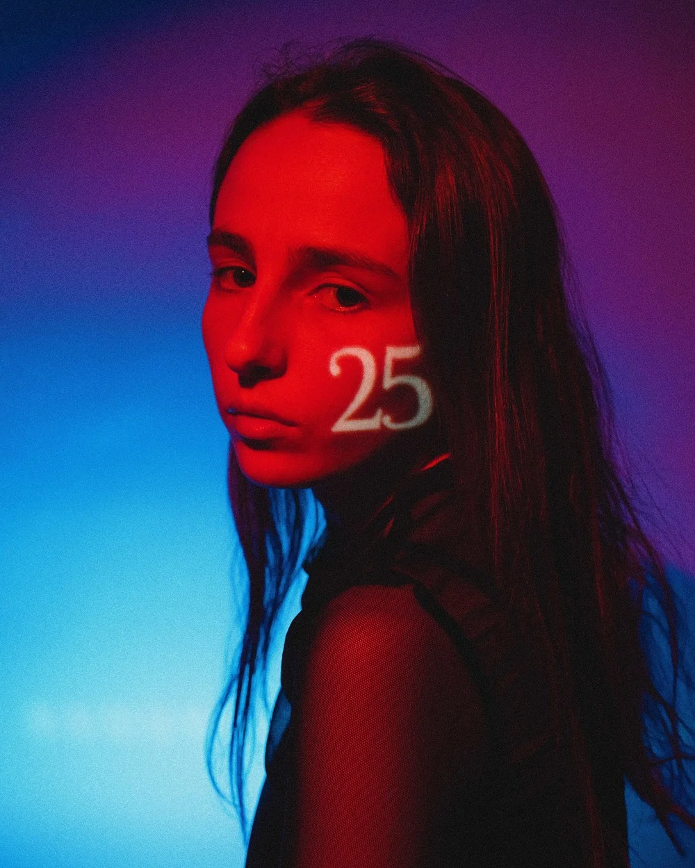 [JUILLET]

Aujourd&rsquo;hui je f&ecirc;te mes 25 ans et comme l&rsquo;ann&eacute;e derni&egrave;re j&rsquo;en profite pour faire des autoportraits tr&egrave;s color&eacute;s ✨

#selfportrait #fujifilm #fujifilmfrance #autoportraitphotography