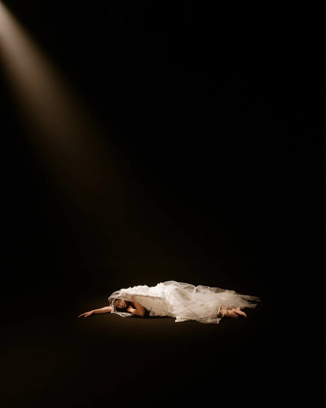 Sur le tournage du clip de @kaatmusic "Kaos" (ft. @janebaymusic)

Directed by @papilioviridis 
1st Assistant Director : @alexis_lgrsnc 

Creative Supervision :
@andiebeaubiat 
@alexis_lgrsnc 
@mateo.msd 
@louis.vd 

Produced by @alexis_lgrs