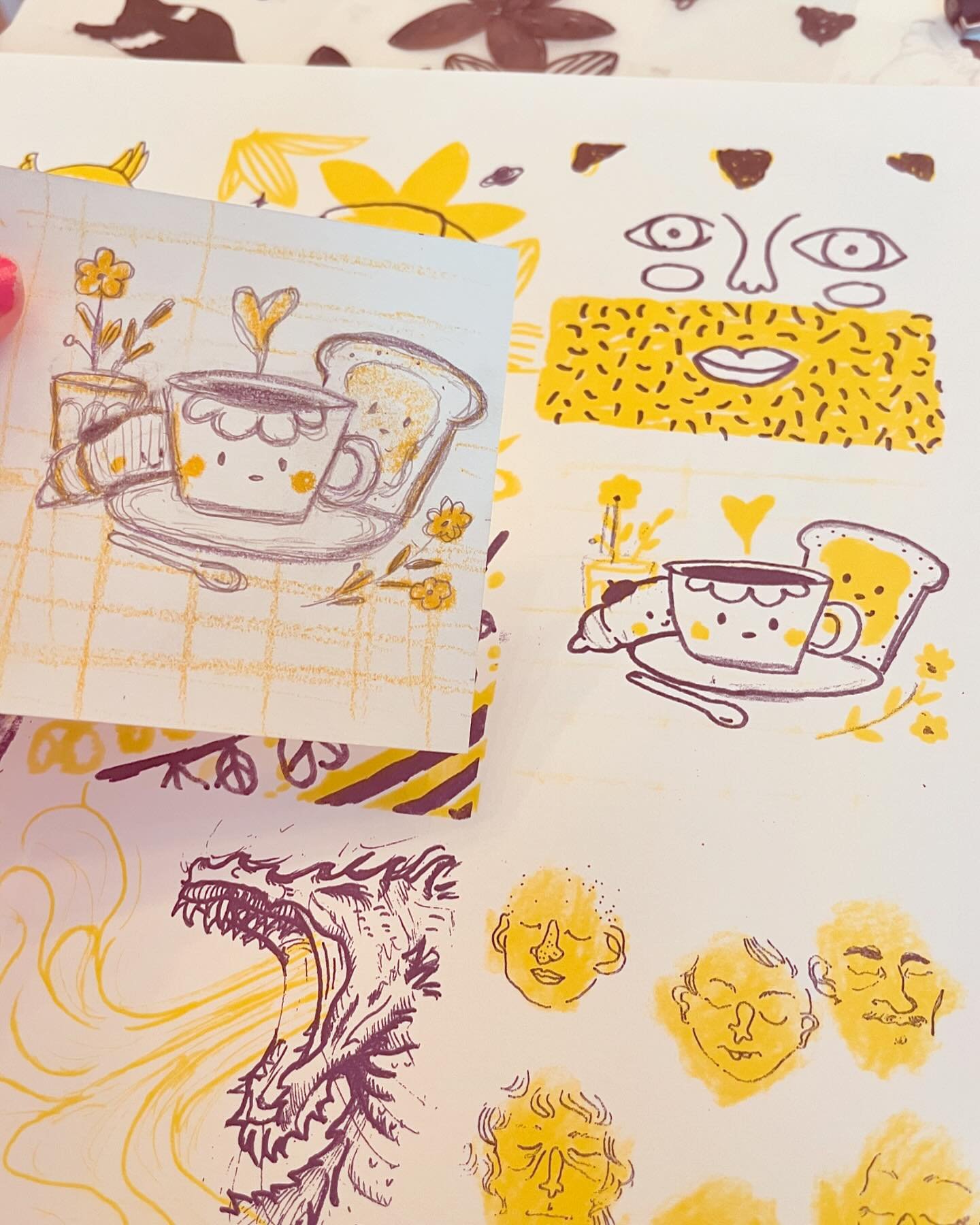Last Friday I joined the first ✏️🥐#SketchAndBreakfastCPH hosted by @theprinthousedk ✨✨
It was so fun and cozy with such nice humans 💛 
I had great time sketching, munching and learning about how to go from sketch to riso print ! 
Yes! As bonus we a