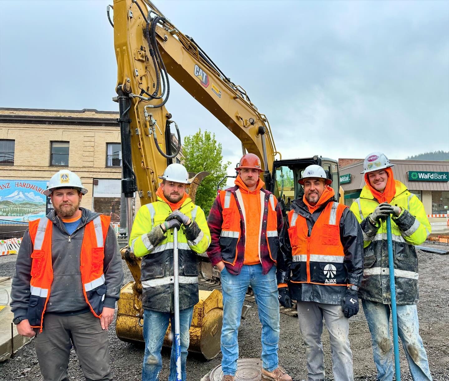 It&rsquo;s Meet the Team Monday! Meet the crew that has been busting it in downtown Hood River for the last few months. Andrew, Sam, Zach, Myke and Gabe have been working hard to get the 2nd and Oak intersection all ready for summer traffic. It&rsquo