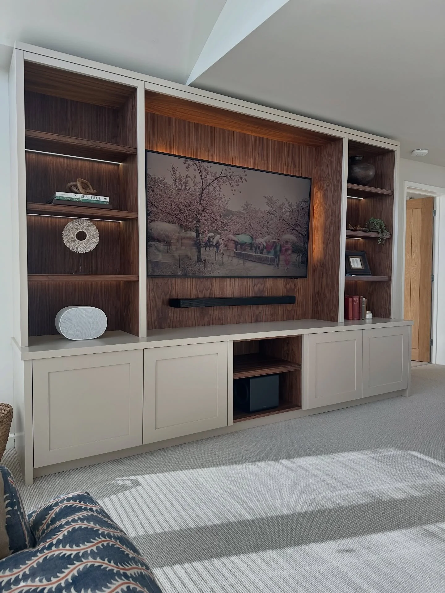 The Coastal media unit is complete.

Featuring hand oiled walnut and sprayed parts, push to open and soft close deep draws and remote dimming lighting . 
Movie nights have never felt so good ! 

Thanks to @surreyhillssprayshop and @emilycocointeriors