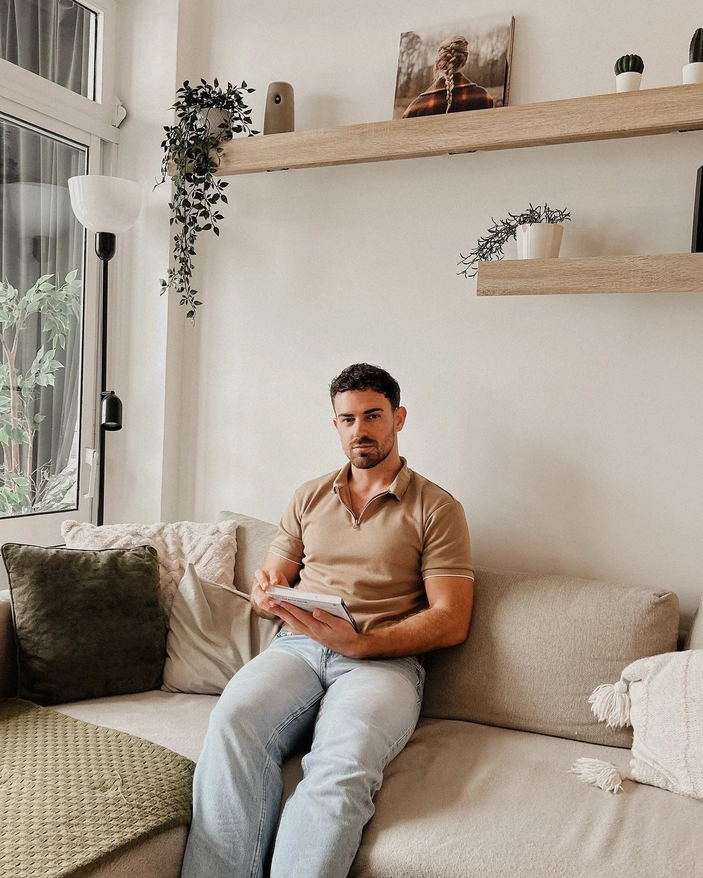 Criei a Affirmative Q, uma cl&iacute;nica online, h&aacute; quase dois anos. E a maior parte do meu tempo &eacute; passada a trabalhar a partir de casa. Amo este formato! Acredito que a psicologia online &eacute; uma porta aberta para tantas pessoas 