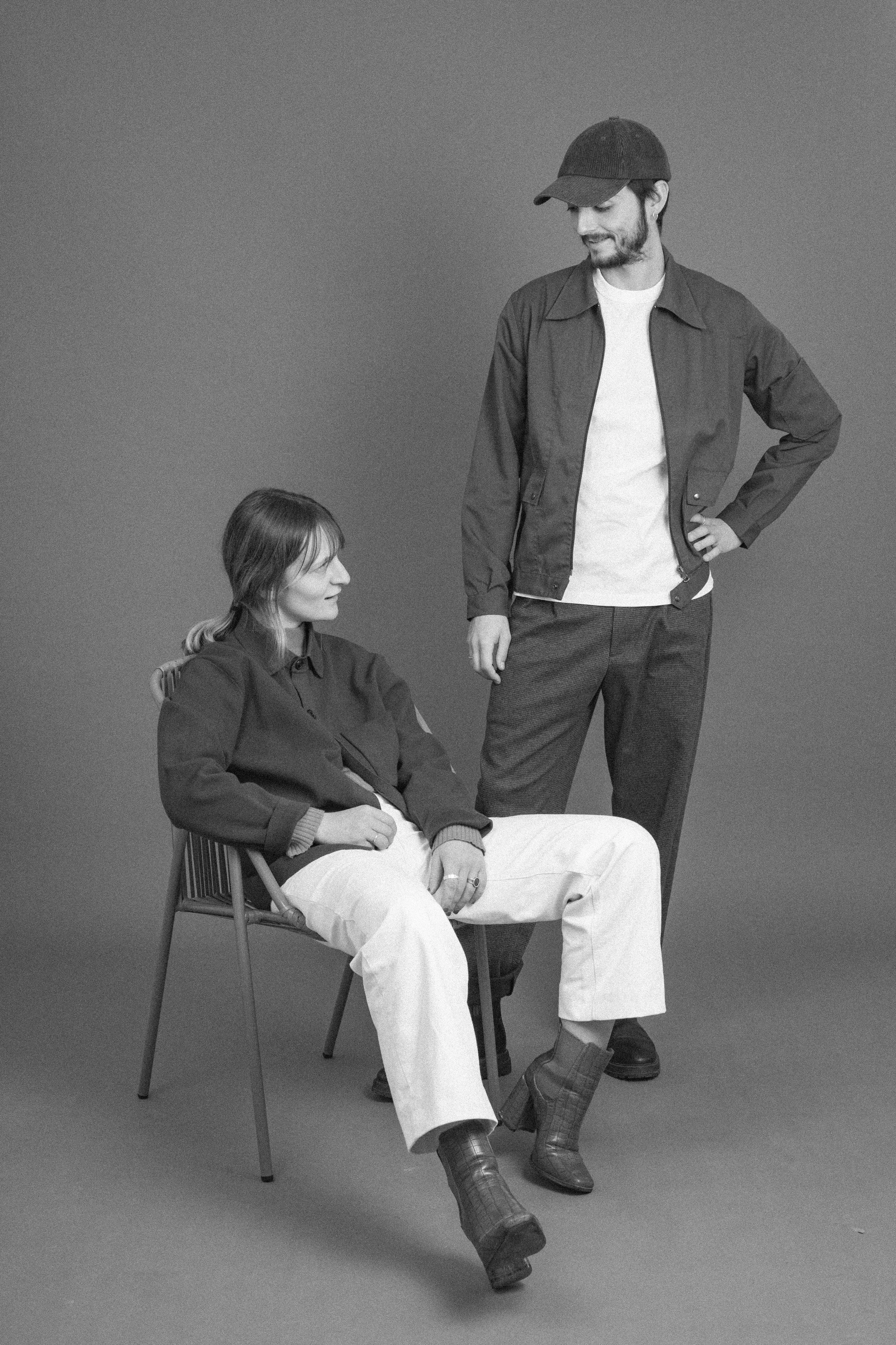 Heinui Poura Photographe Marseille Portrait Duo Couple Séance Photo Shooting Studio Photo Provence Portrait de famille