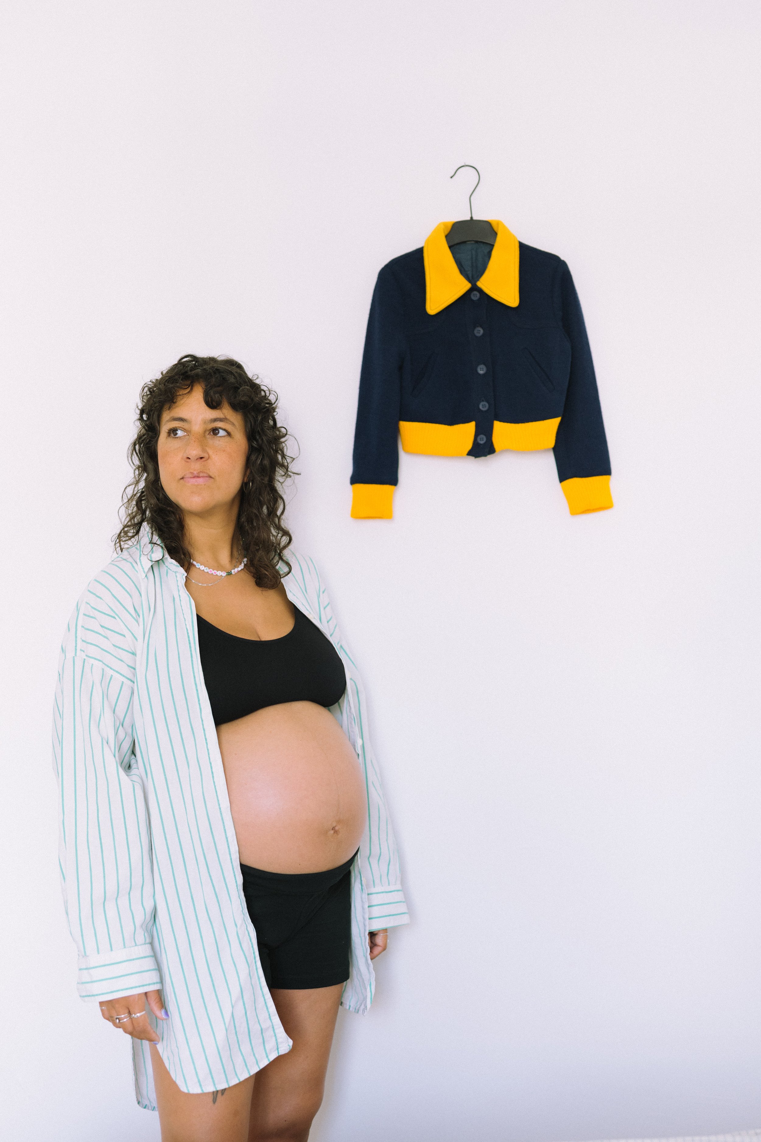Heinui Poura Photographe Séance photo à domicile Maternité Femmes enceintes Grossesse Famille Marseille Paris Arles Photo Shooting Family Motherhood  
