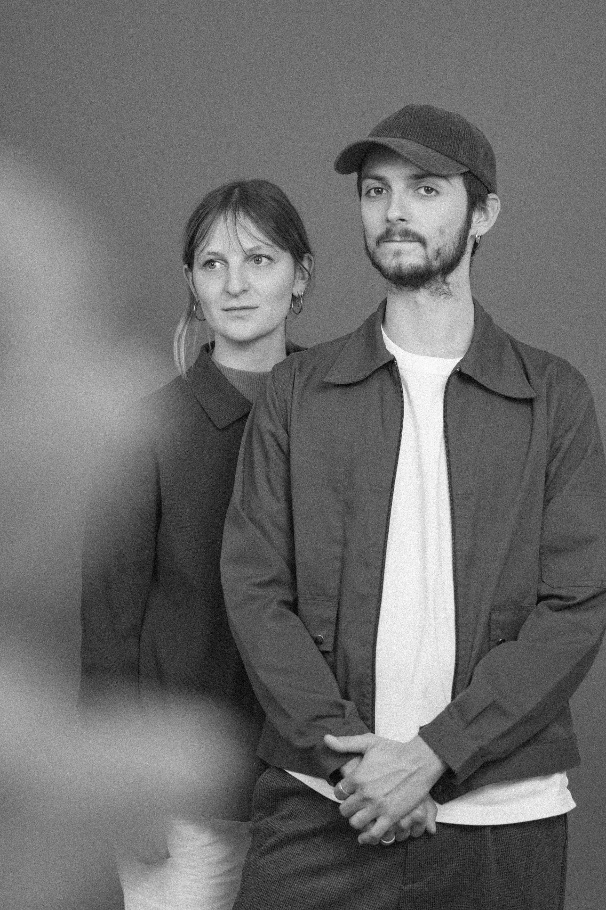 Heinui Poura Photographe Marseille Portrait Duo Couple Séance Photo Shooting Studio Photo Provence Portrait de famille