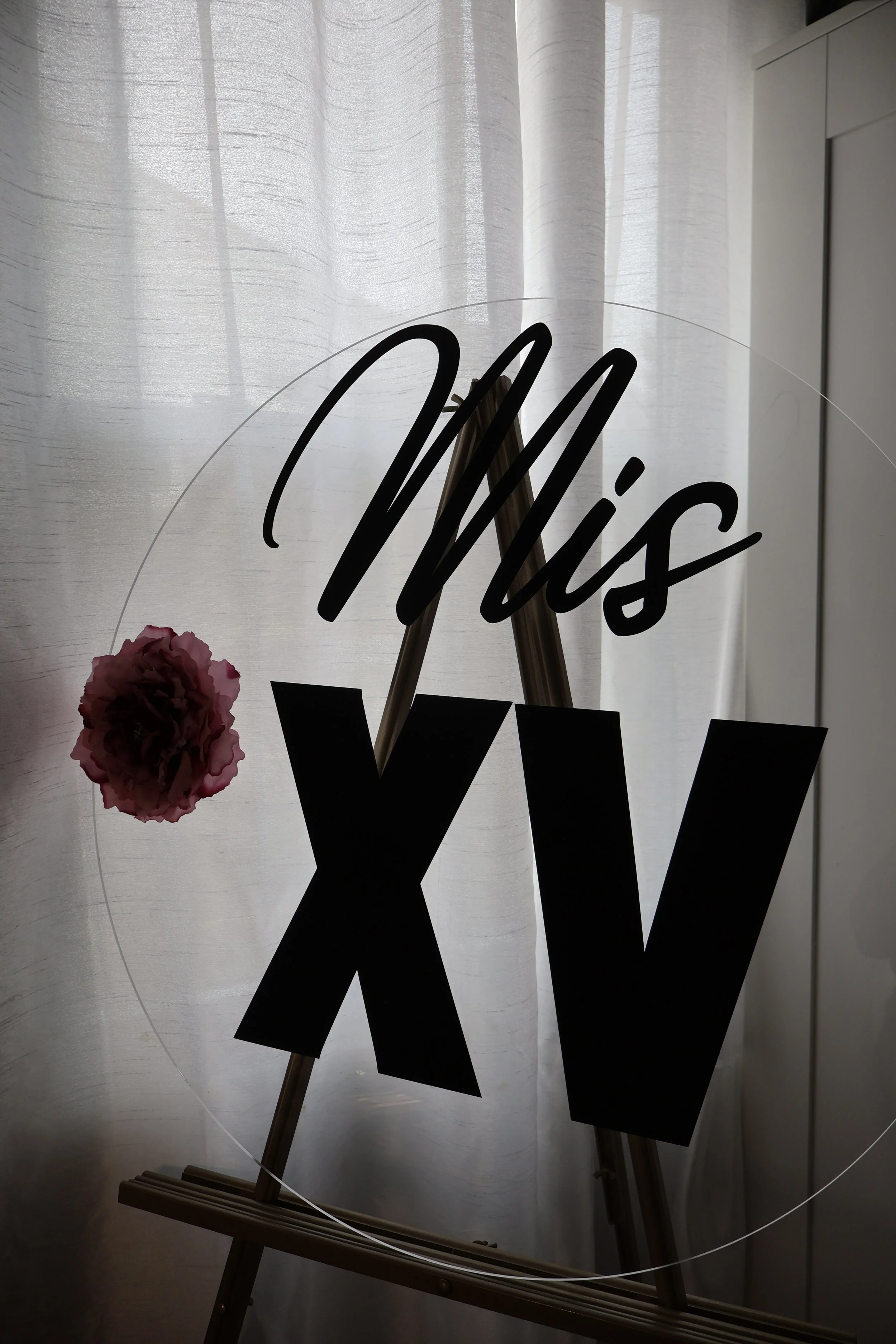 Clear Round Acrylic Sign Rental