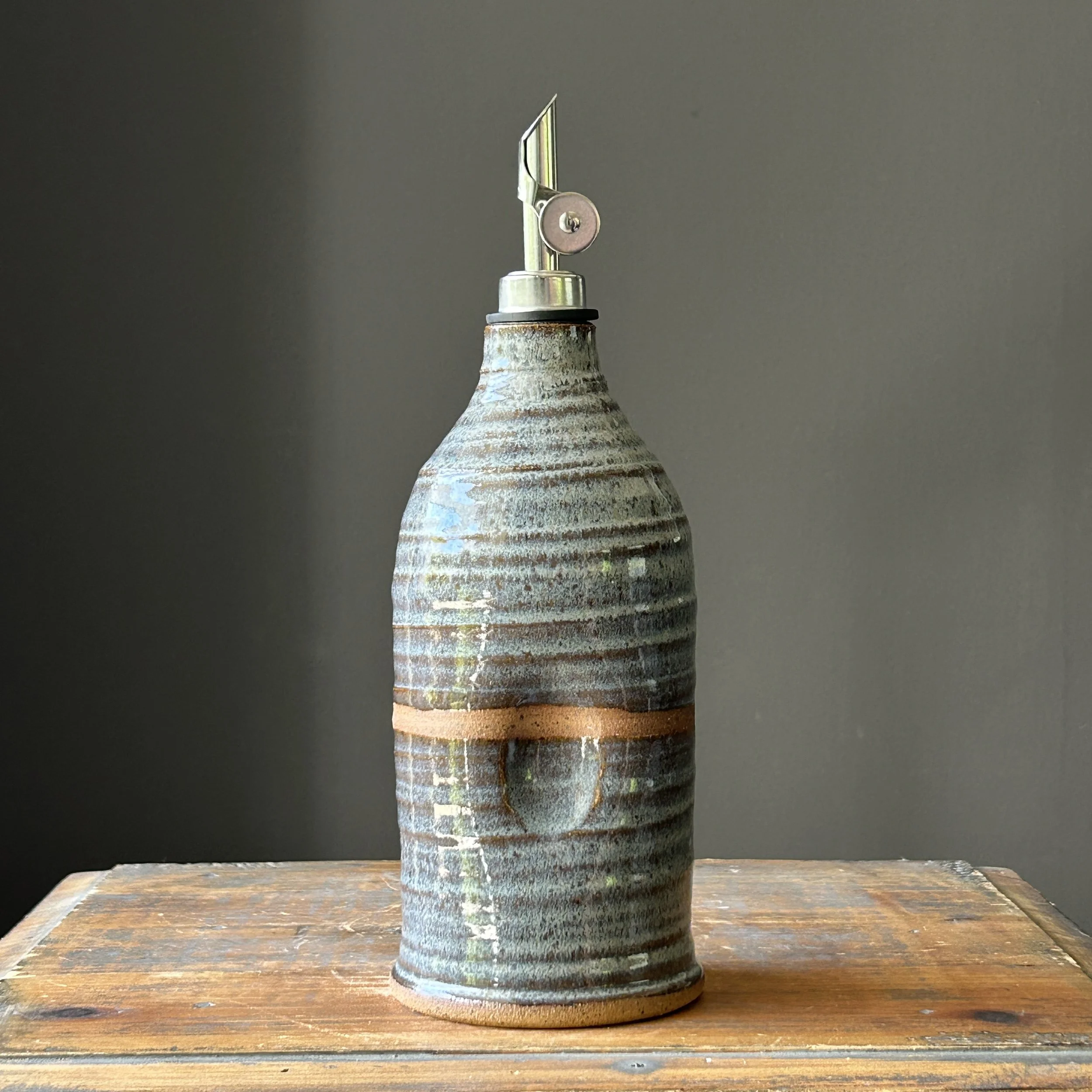 Thumb Grip Oil Bottle, Fog Horizon, 20oz