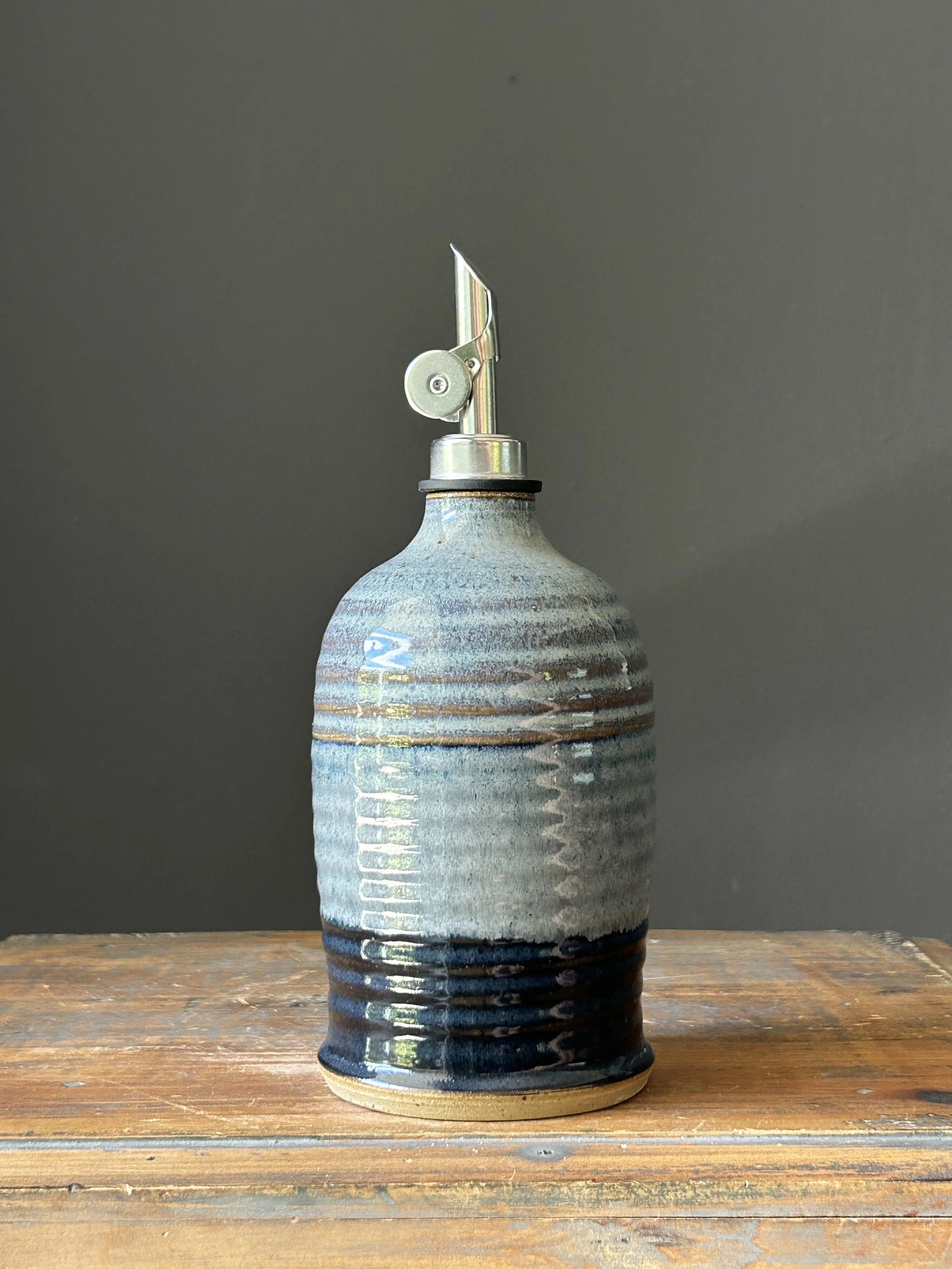 Textured Oil Bottle - Grey & Black Crossover, 16oz