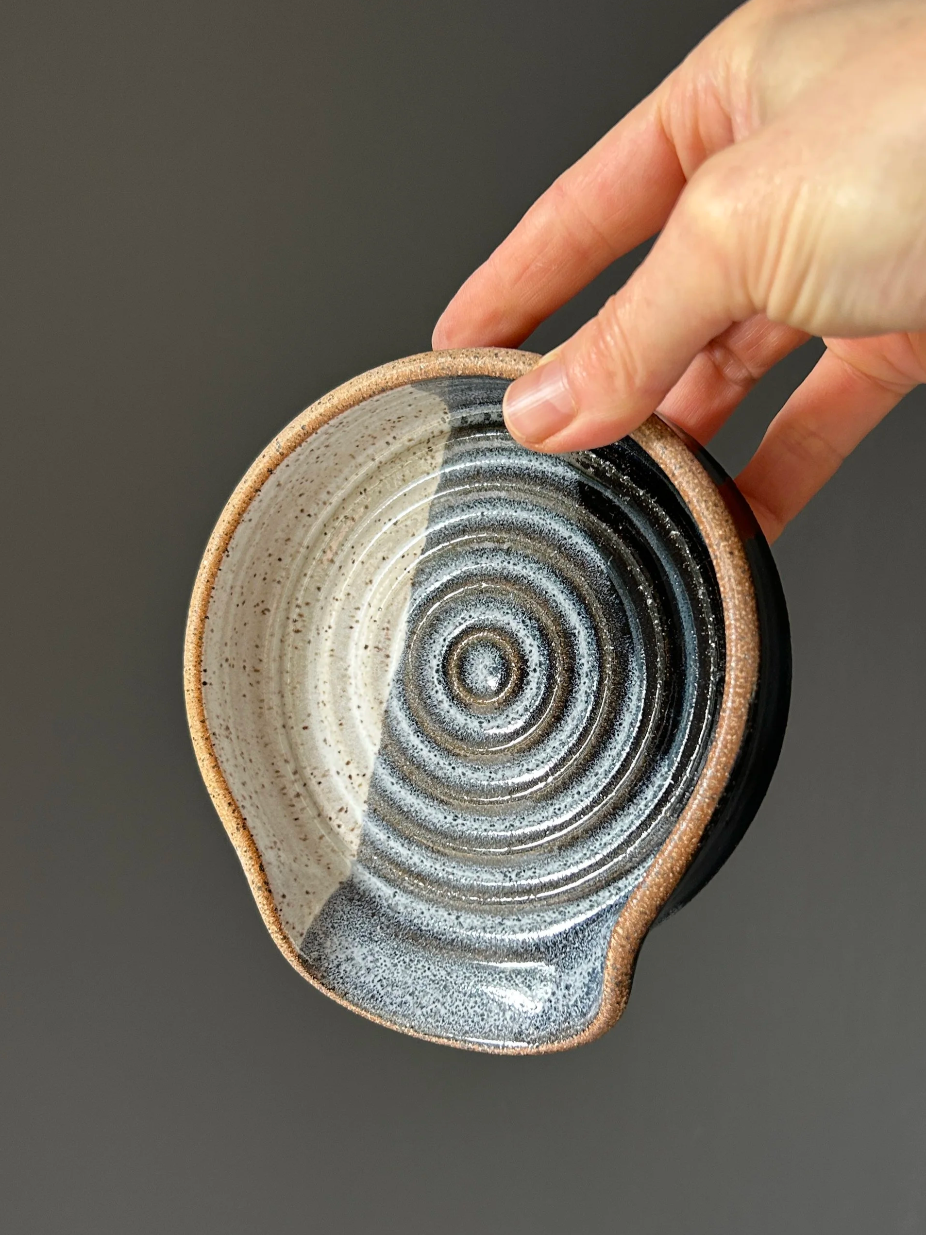 Groovy Spoon Rest, Charcoal Black & White with Raw Rim