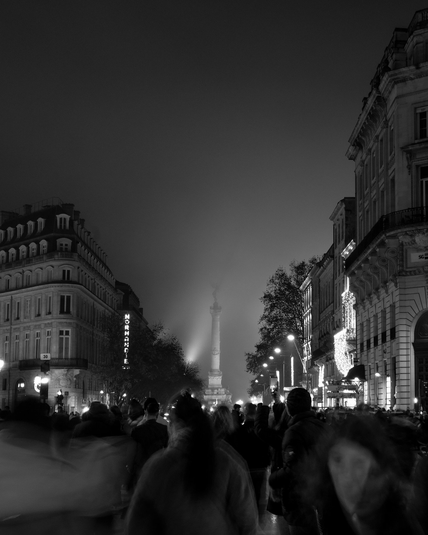The mist was good tonight 📸

#mistphotography #brouillard #citylights