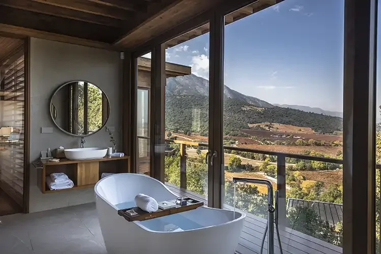 Clos Apalta - bathroom.webp