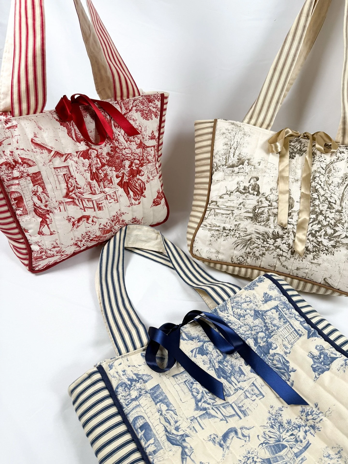 Not long now until you can shop my Christmas collection! 🎄✨ I&rsquo;ll be sharing a few more sneak peeks next week &mdash; keep an eye out for new laptop cases and makeup bags! 🎁