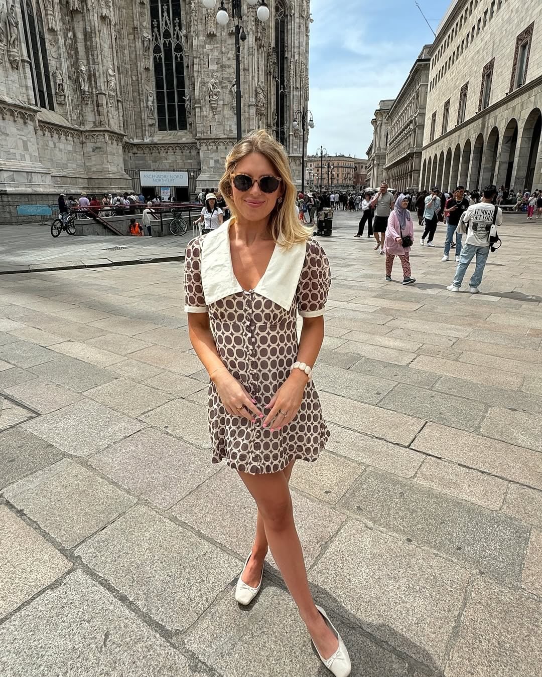 The cutest @reaganleroy looking  f a b  in Milan styled by us 🫶🏼🤎 wearing @vrg.grl 

#styledbypoema #styleinspo #milan #ootd