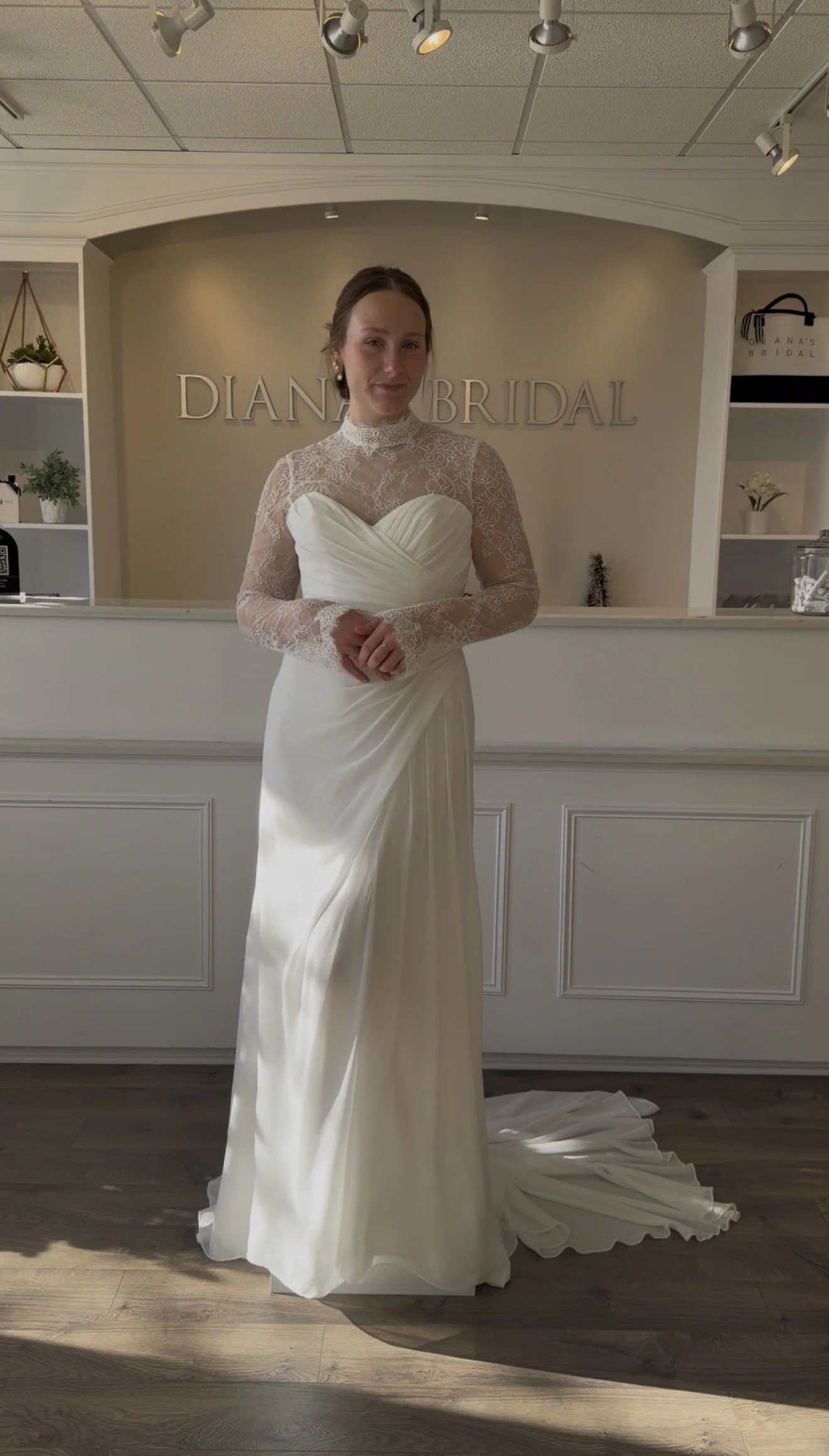 Chicago bride lace long sleeve wedding dress
