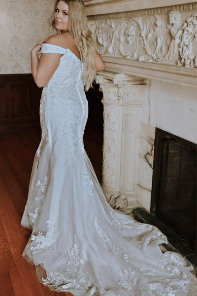 Stella York Plus Size Wedding Dress