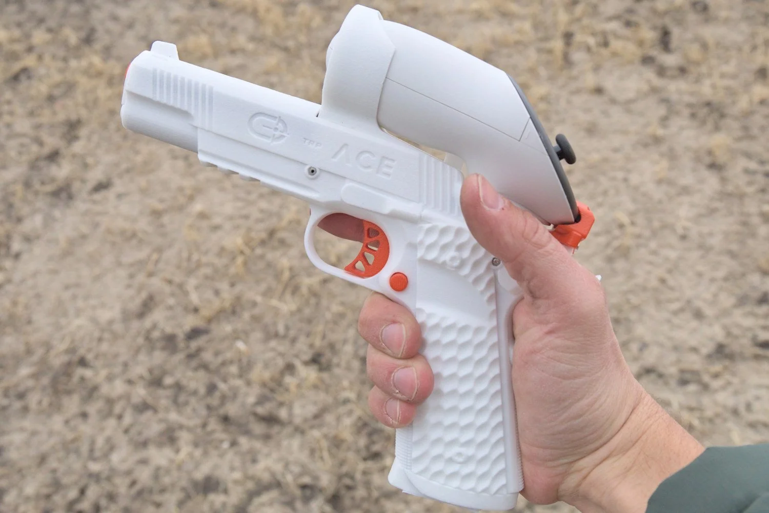 left side holding 1911.jpg