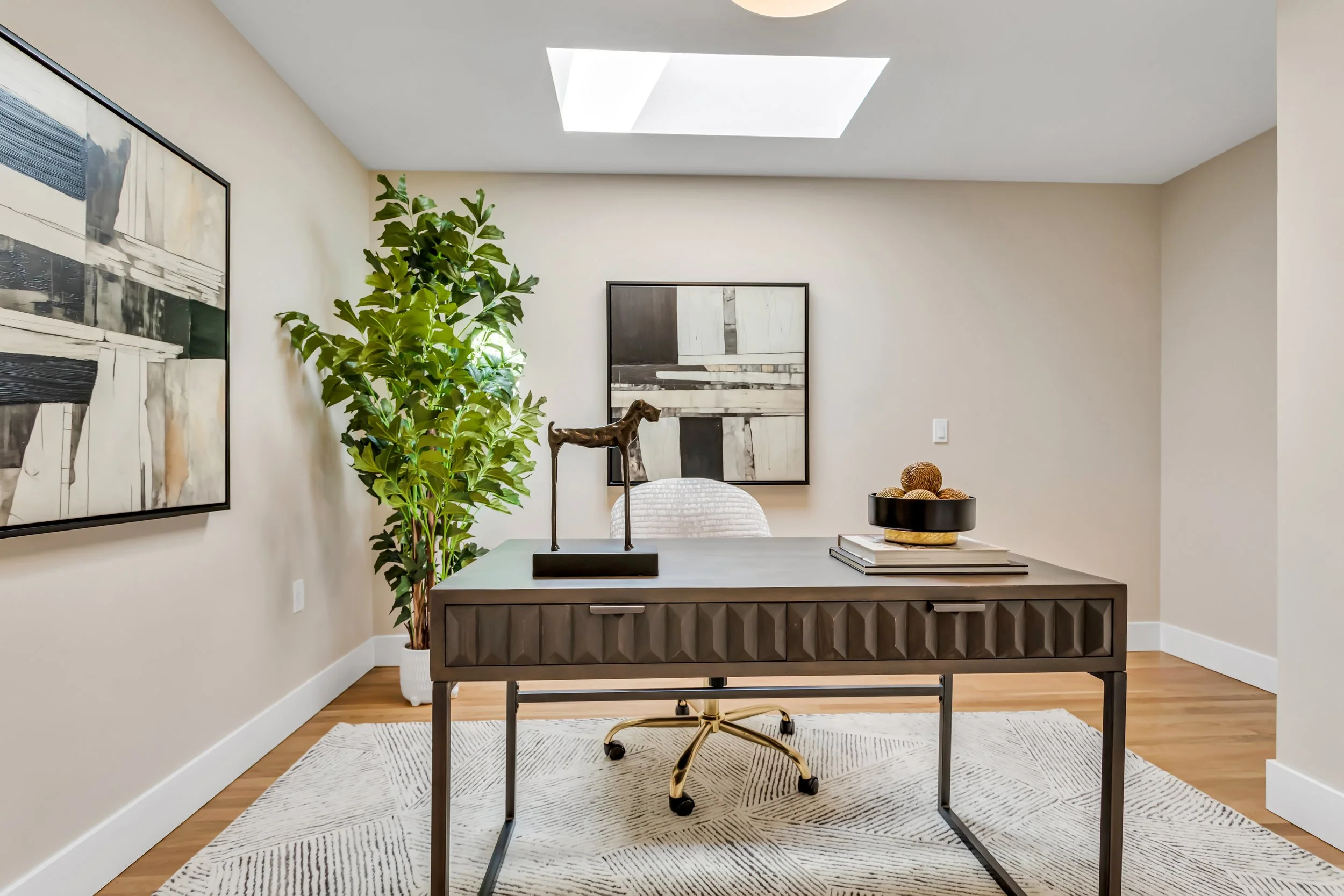 Beautiful and Productive: Anacortes Home Office Staging Ideas