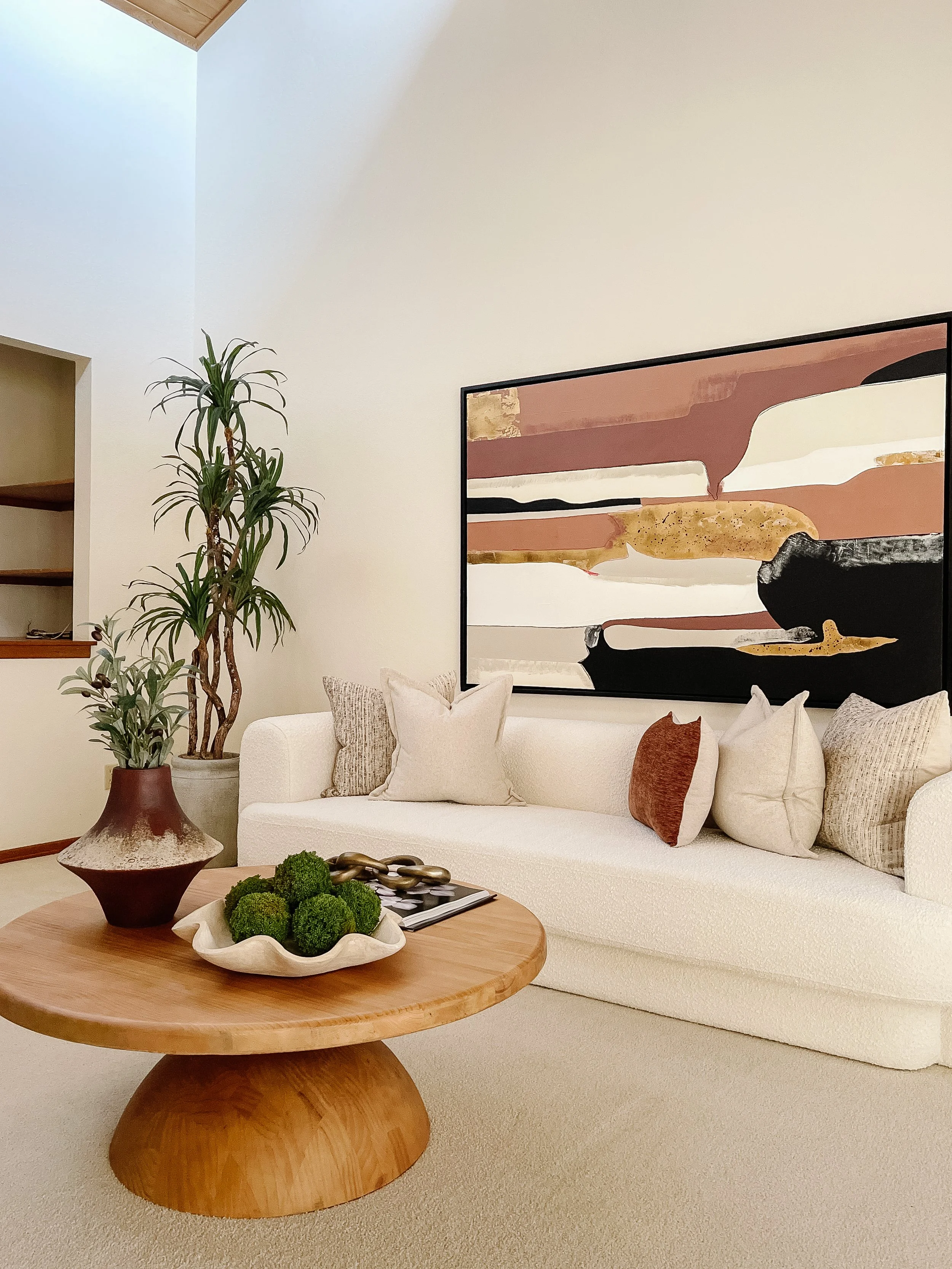 Coastal-inspired staging design in Oak Harbor reflecting Whidbey Island lifestyle.
