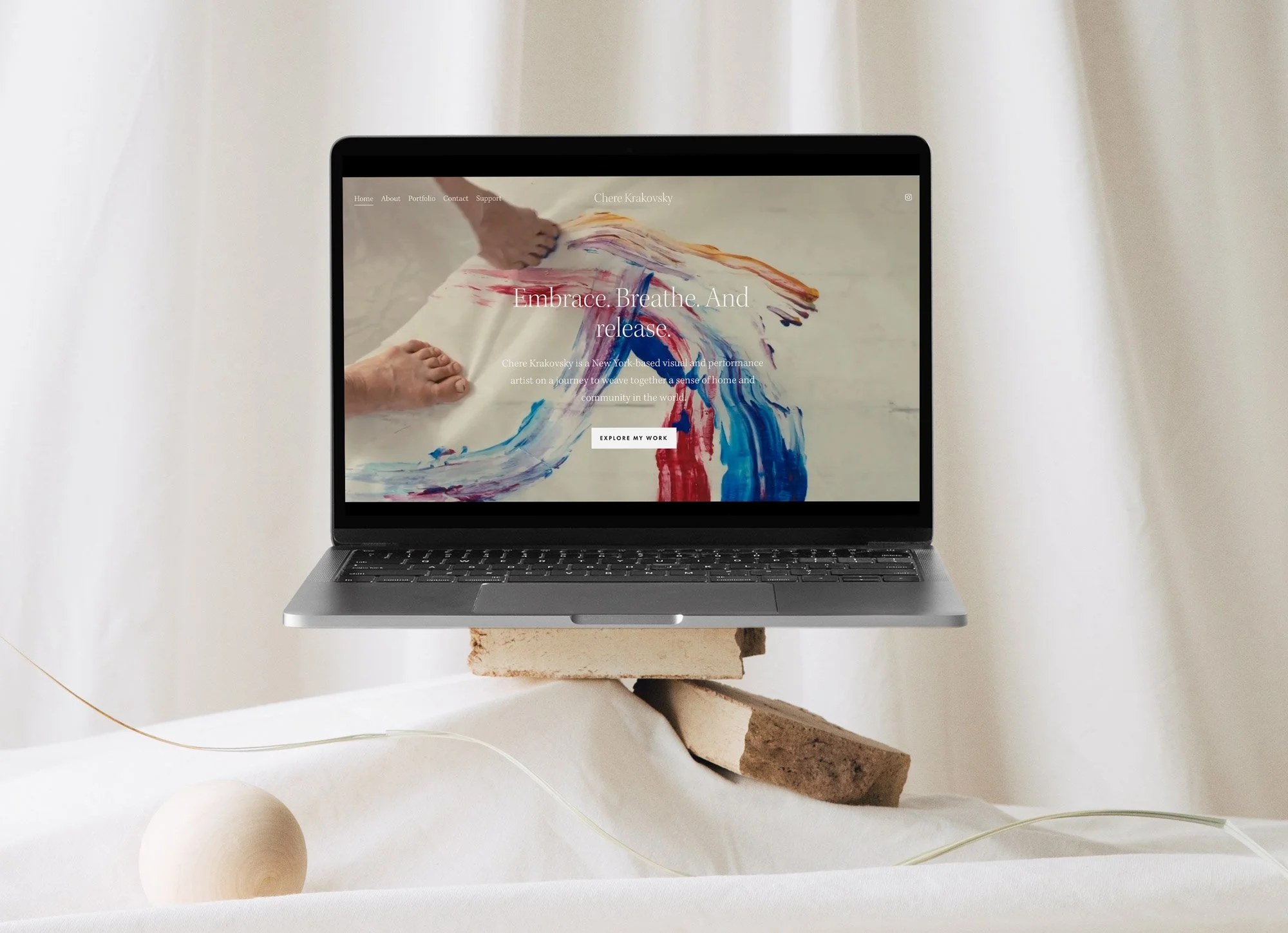 Chere Krakovsky website on laptop