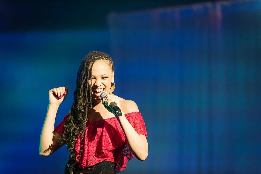 🎧Episode 11 of the Mother Maker Podcast is LIVE with Naima Adedapo @mynaima ! As a new mom, Naima was a finalist on season 10 of American Idol. We talk all about her experience on the show, coming into her voice through country music, and how findin