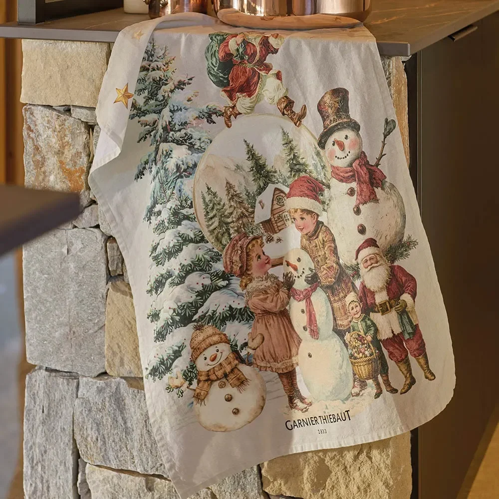 bonhommes-de-neige-vintage-cotton-linen-printed-kitchen-towel-lifestyle.webp