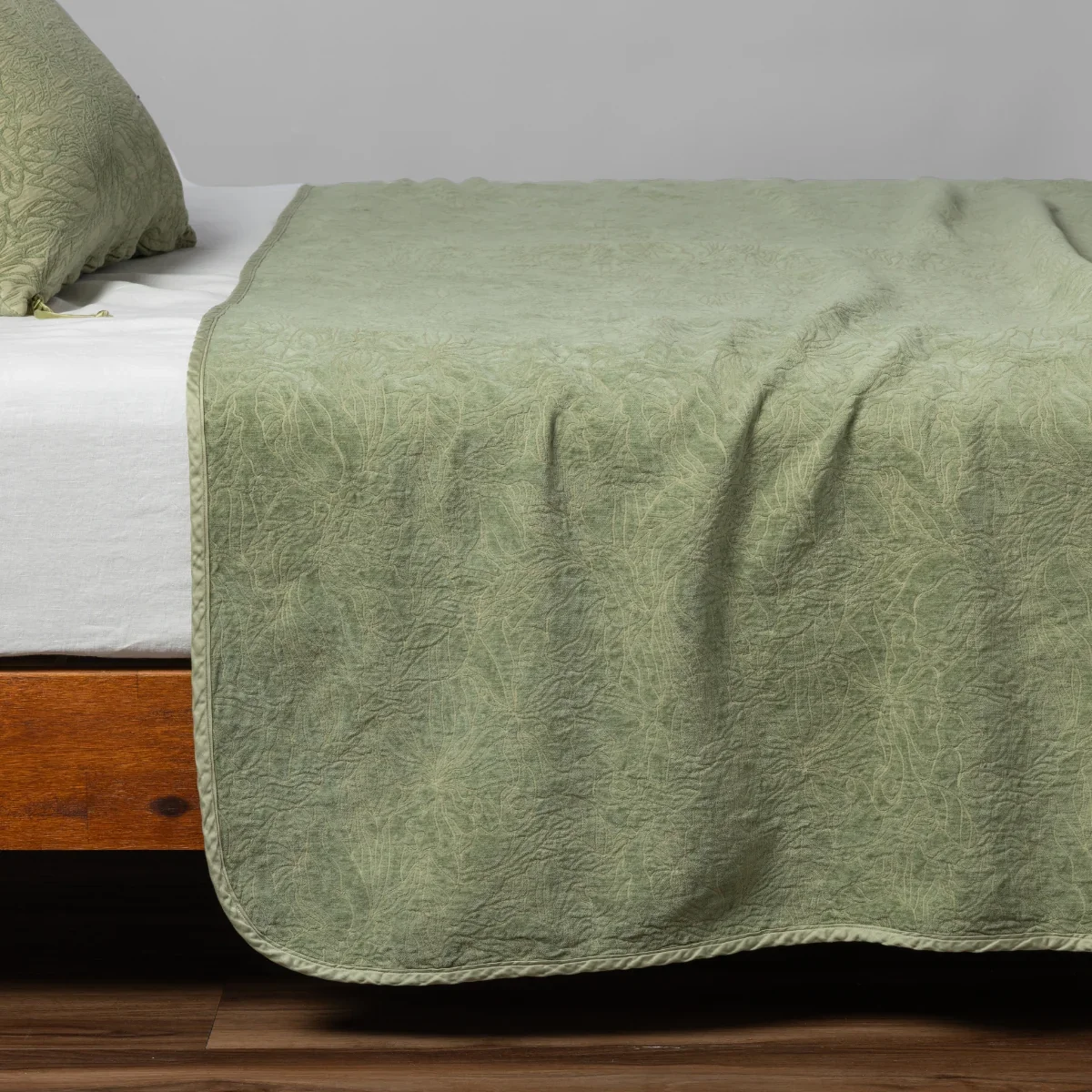 Georgia-Bedspread-Desert-Sage.webp