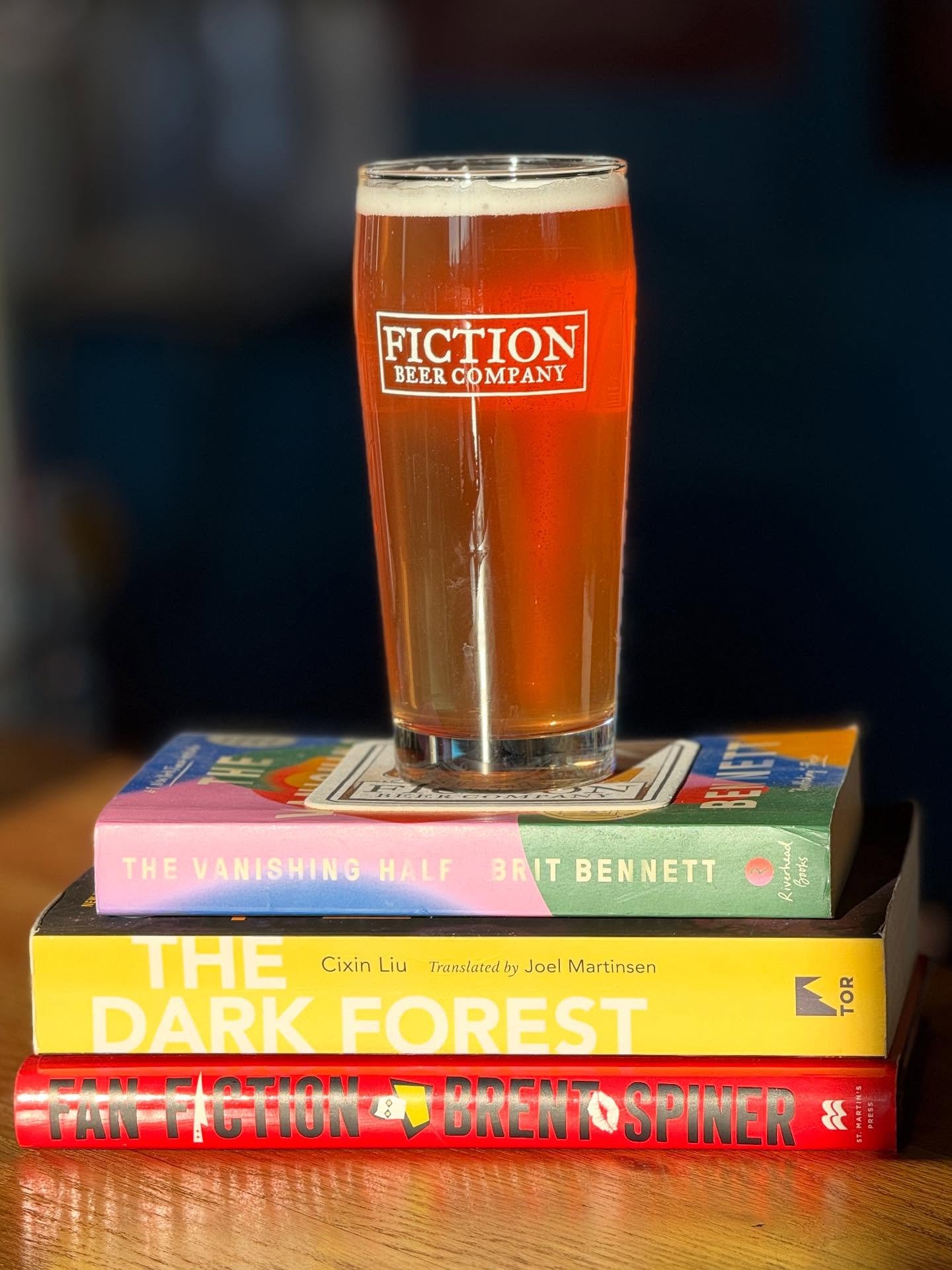 👋🏻 Kasama&rsquo;s calling your name! The sun&rsquo;s out and weather&rsquo;s got us feelin&rsquo; fine&mdash;perfect for a light, refreshing ube pilsen! 

If you&rsquo;re hungry, @bigbellybrothersbbq is parked outside til 8pm.

🧠 Stick around for 