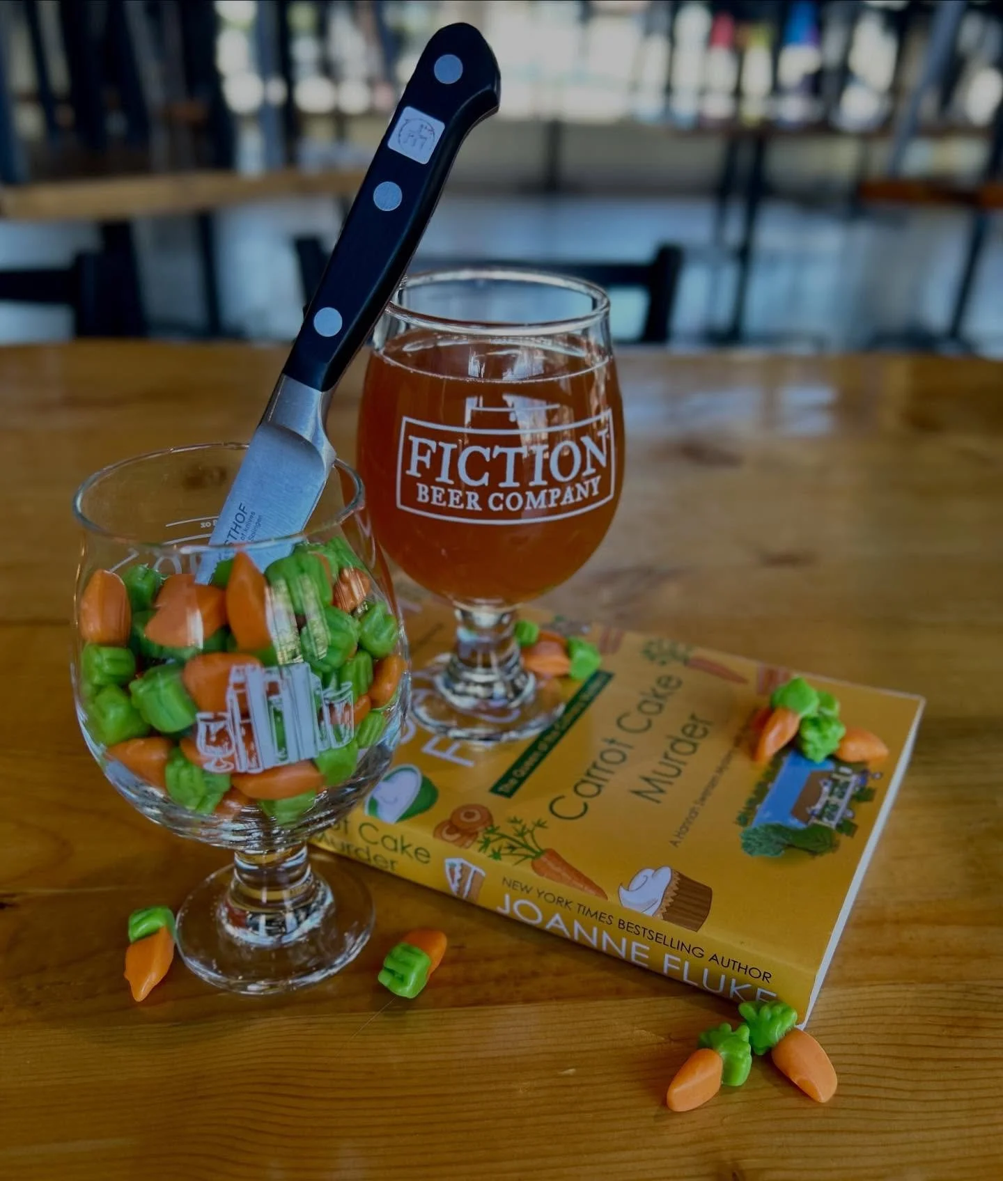 Now on tap!! 🍺🥕

Sometimes family reunions can start off sweet and then quickly turn sour- that&rsquo;s where Circumstantial Vegetable comes in. Steeped in cinnamon and nutmeg, our carrot cake kettle sour comes in sweet and finishes with a sharp ed