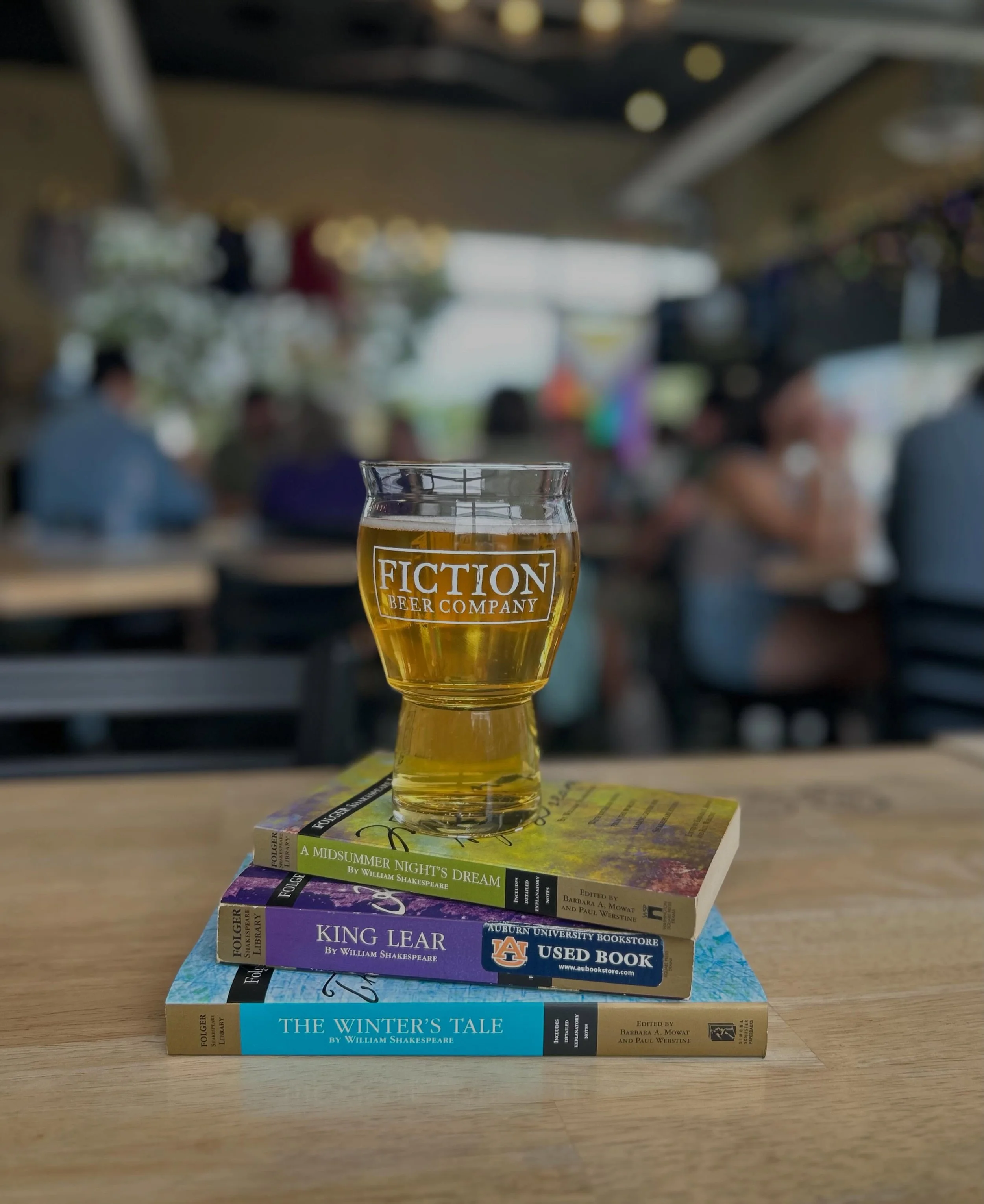 If you think a quart of ale is a dish for a king then join us for a free cup-in-hand adaptation of Shakespeare&rsquo;s twinning-est comedy of Comedy of Errors performed by @wit.shakesbeer !

This show is FREE, today at 5pm! All seats will be first co