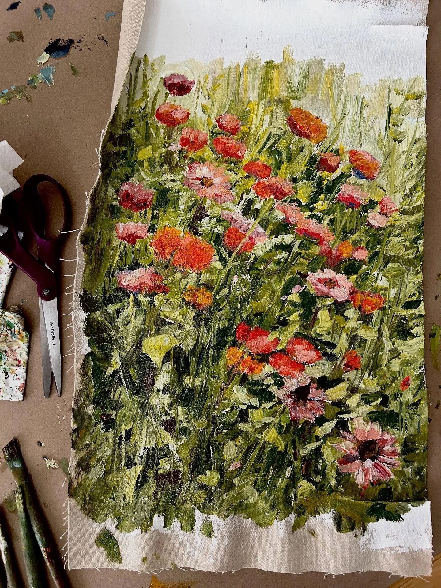 In progress&hellip;
&ldquo;Monroe St. Zinnias&rdquo;
$125.00 when completed 
11&rdquo; x 17&rdquo;
Oil on flat canvas.  This will include vintage gold frame. 

#flowerpainting #flowerart #flowerpower #floral #floralpainting #zinnia #zinniasofinstagra