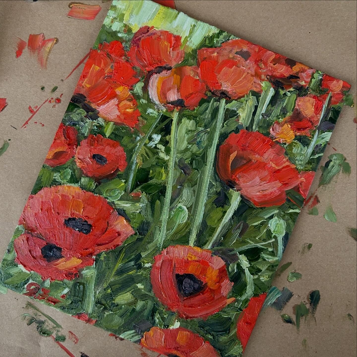 **Poppy commission**
8&rdquo; x 10&rdquo; 
Oil on board 

Let me know if you need something similar in April. Will be fitting more projects in as I can. ❤️
#poppy #poppies #flowerpainting #interiordecor #wallart