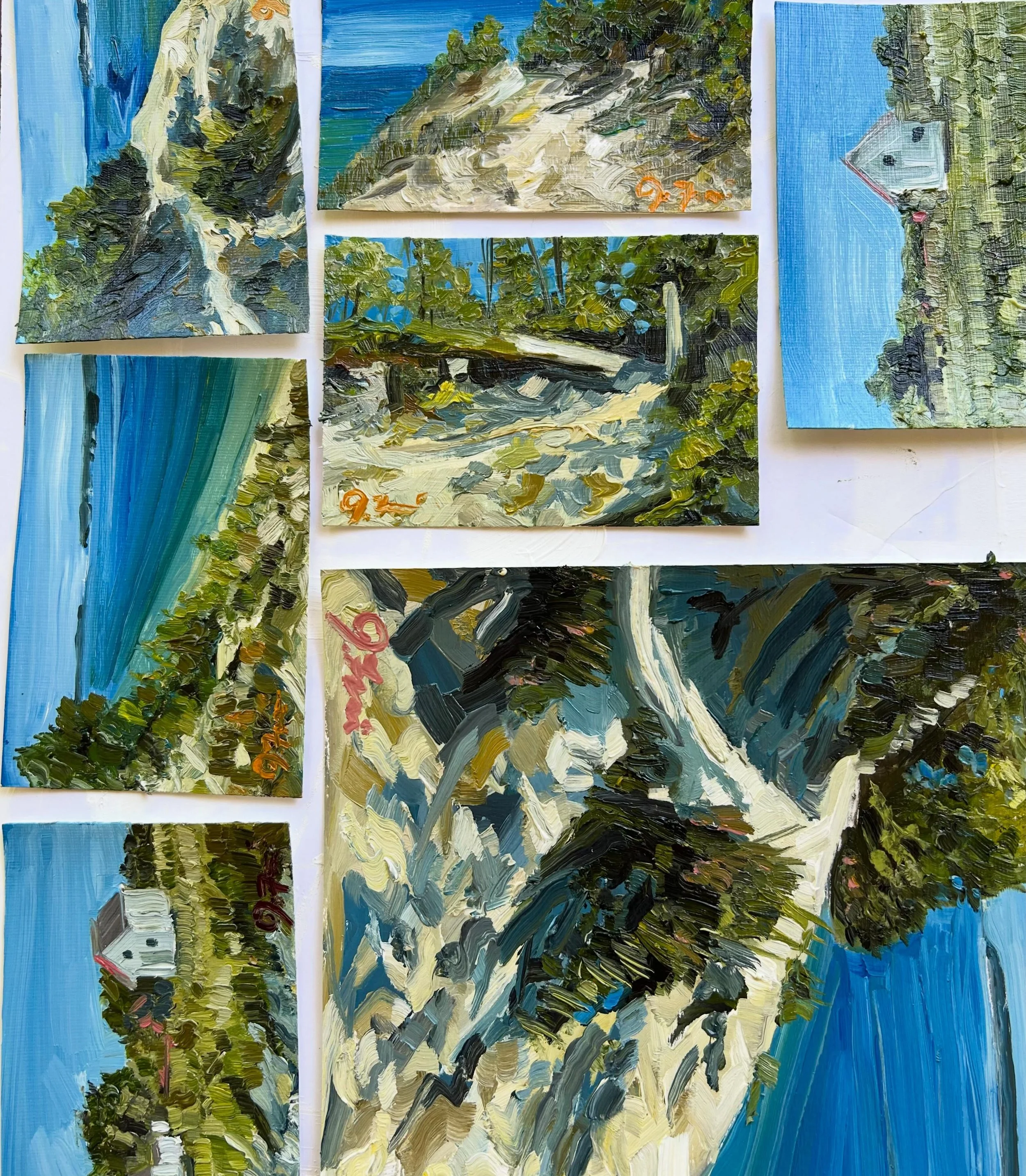 Some days are just good work flow days and you have to keep going! 7 small paintings in. 3 more to go. 🤷&zwj;♀️🙃 A couple sold already. #painting #interiordesign #interiordecor #wallart #interiorlovers