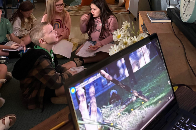  Jessica Wahlstedt's 3rd grade class at Flat Lick took a virtual zoo field trip. They acted as zoologist comparing and contrasting different animals based on their physical characteristics and environments.  