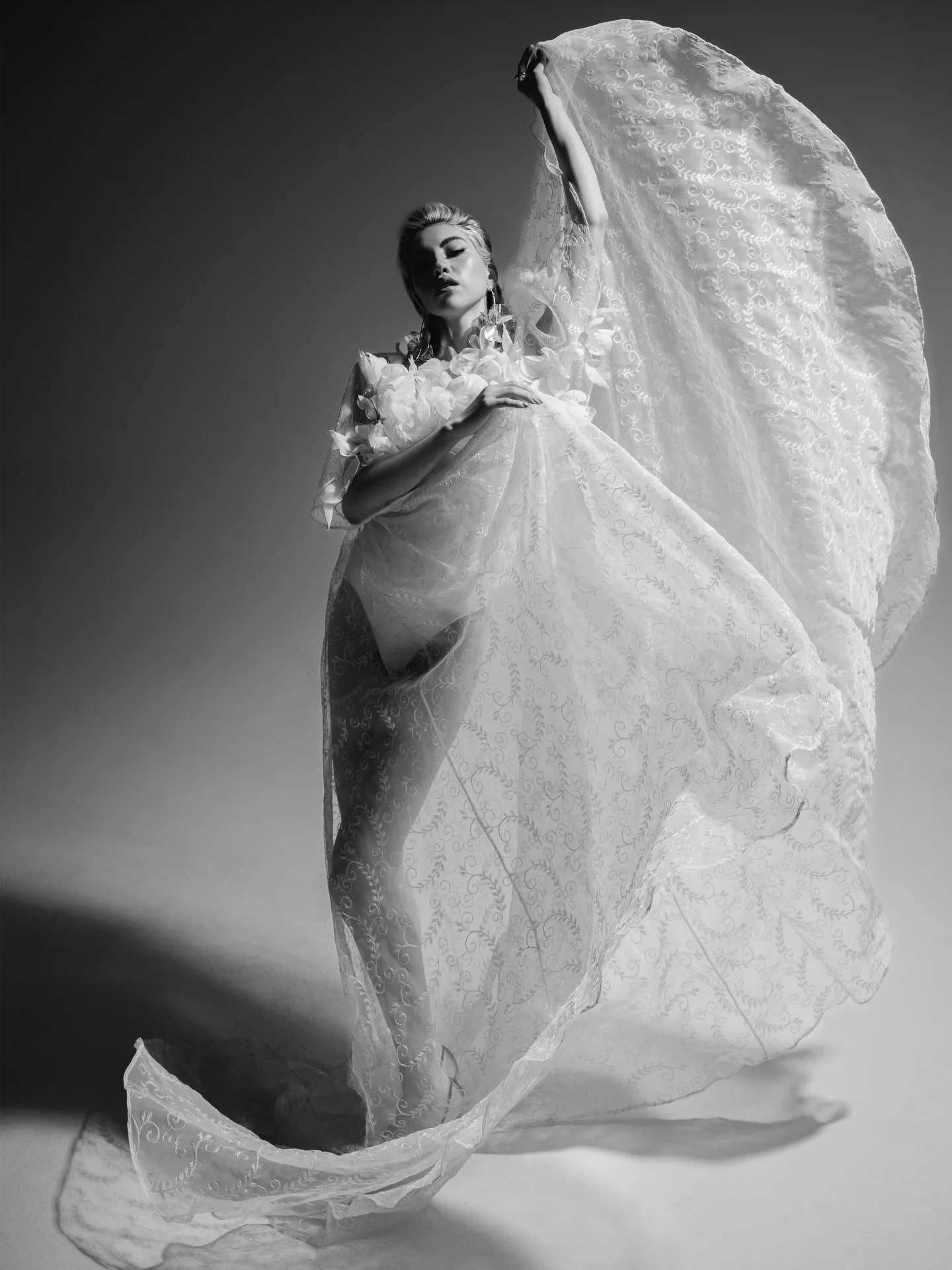 It&rsquo;s studio season! 

Photography @alerian_photography 
Makeup and hairstyle @joannaspapathanasioubridal 
For @ellwedmag 
Cape @madebride 
@erietta.saougou for @vnmodels