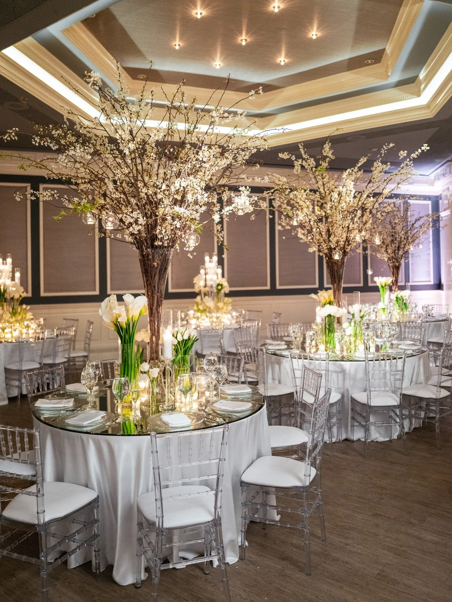 The big picture for 2026 weddings - quiet luxury, with depth.

Weddings are becoming more personal, more intimate, and more design-driven.
Less tradition for tradition&rsquo;s sake.
More meaning, emotion, and originality.

How weddings are being phot