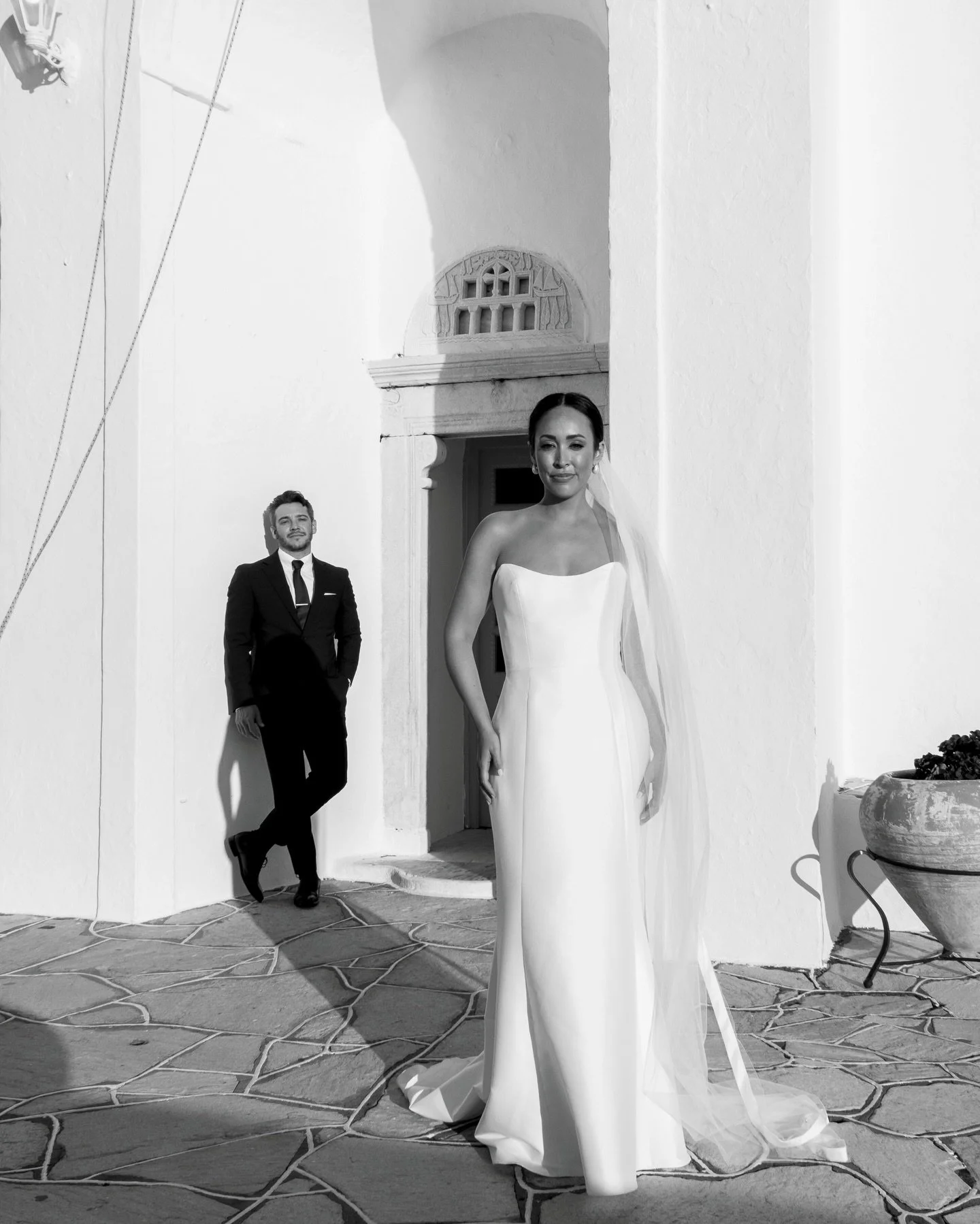 In black and white, love becomes a feeling you recognize, not just see.
Timeless. Raw. True.

Photo @alerian_photography 
Makeup @makeupby.artemis