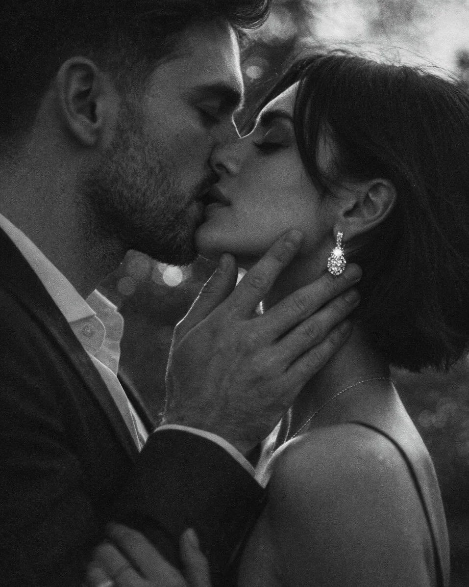 To all the beautiful couples who chose me to tell their love story&hellip;
Happy Valentine&rsquo;s Day. ❤️

Thank you for trusting me with your stolen kisses, your quiet glances, your loud laughter, your forever promises. Being invited into your love