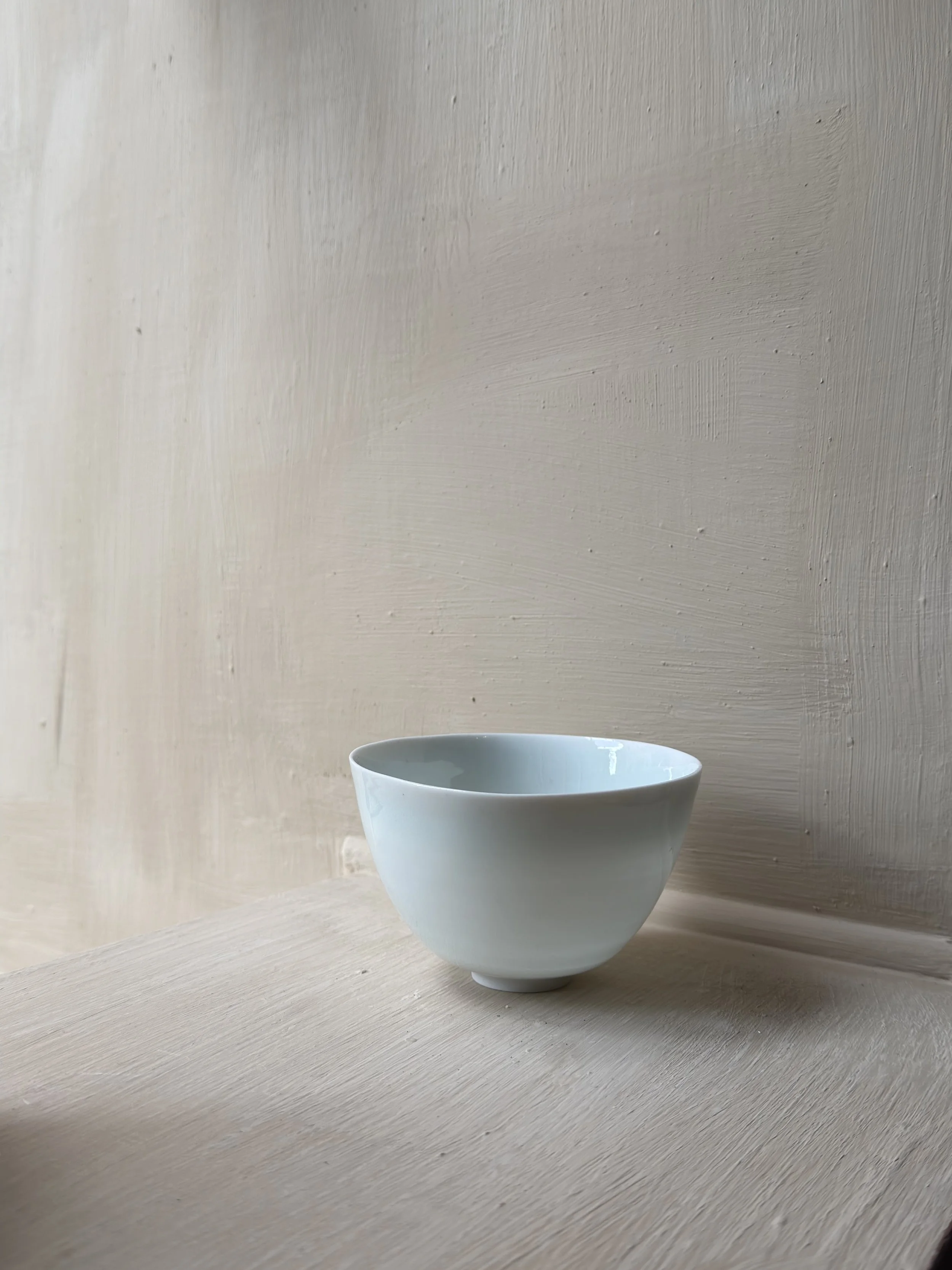 Tazza da tè in finissima  porcellana realizzata da Adele Stefanelli per mini_ma gallery
