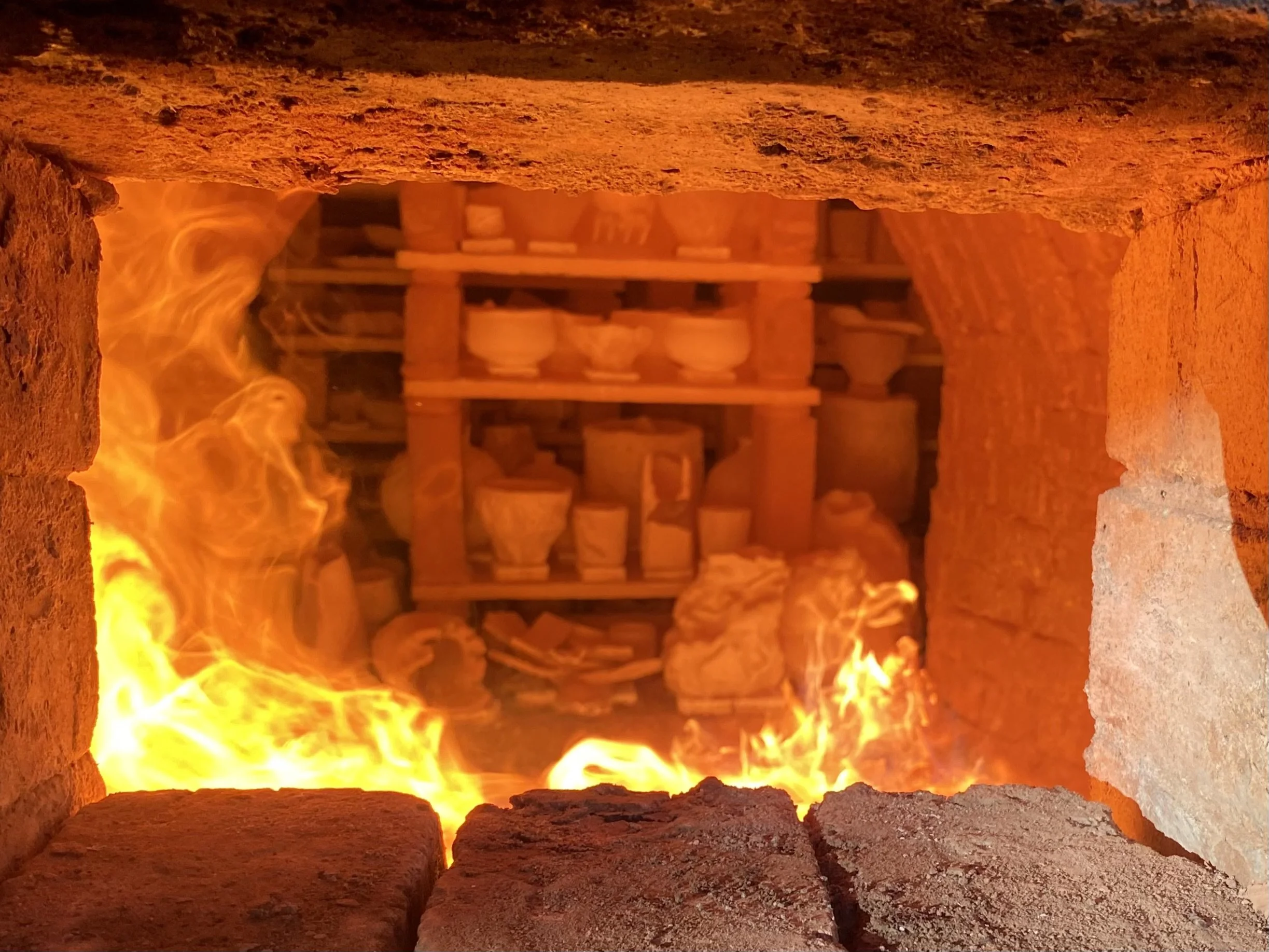 visuale dei vasi di alvin ng tramite il fuoco del suo forno