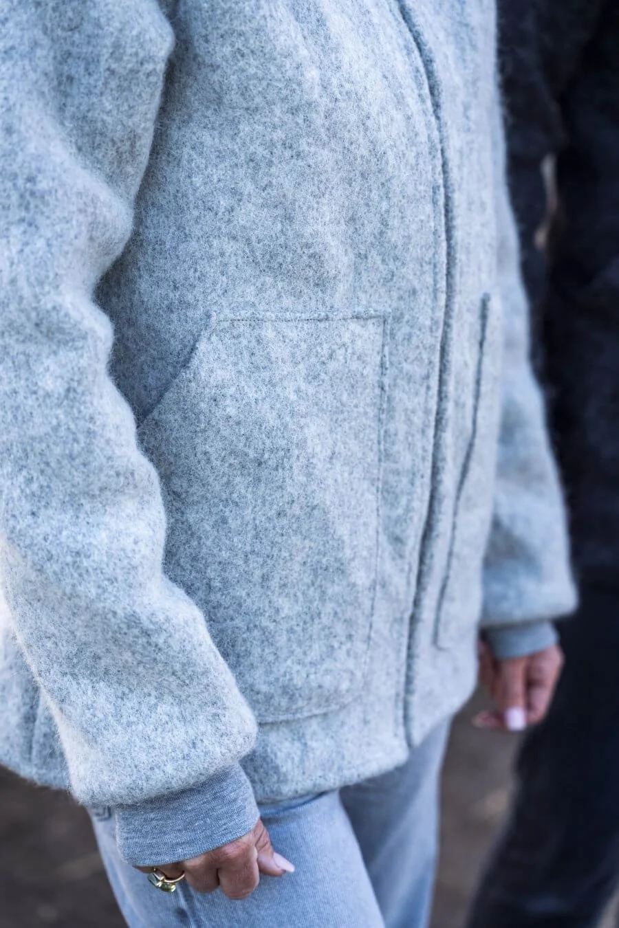 Winterjacke für Damen aus Alpaka Wolle mit Reißverschluss.