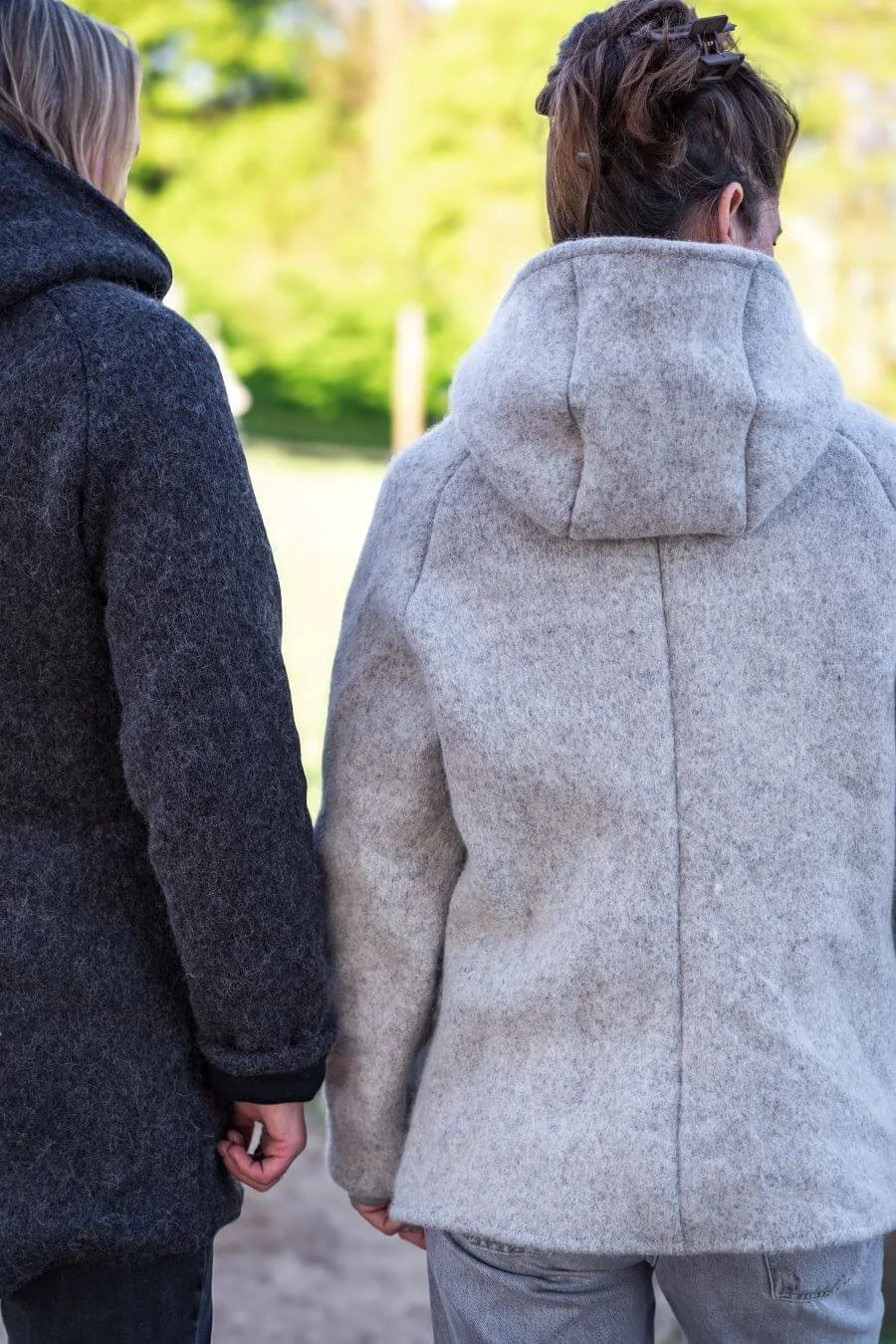 Winterjacke für Damen aus Alpaka Wolle mit Kaputze.