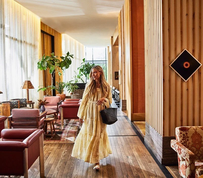 Recent wardrobe styling for @austinproperhotel 💛

Styling @carlakauf @kaki.gaines 
HMU @beautybyalyssag 
Photography @ingallsphoto 
Model @fernpalmer_ 
Creative @eva.nineuil