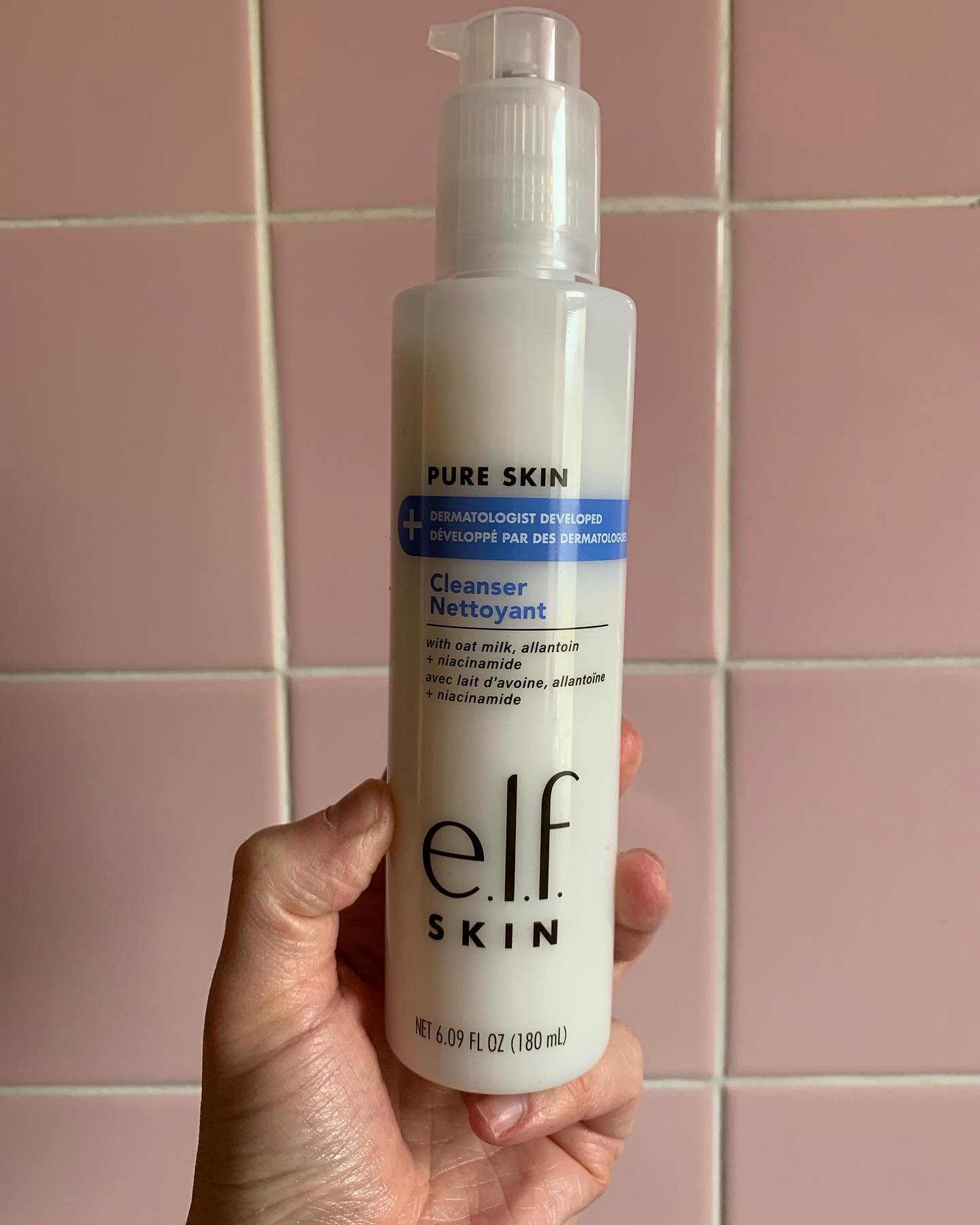 Bought this yesterday as my @drsambunting cleanser is on its way out, it&rsquo;s making my face feel a little dry and I hate the packaging vs texture of the product so decided not to buy it again.

Enter @elfcosmeticsuk . I found this in @bootsuk , i