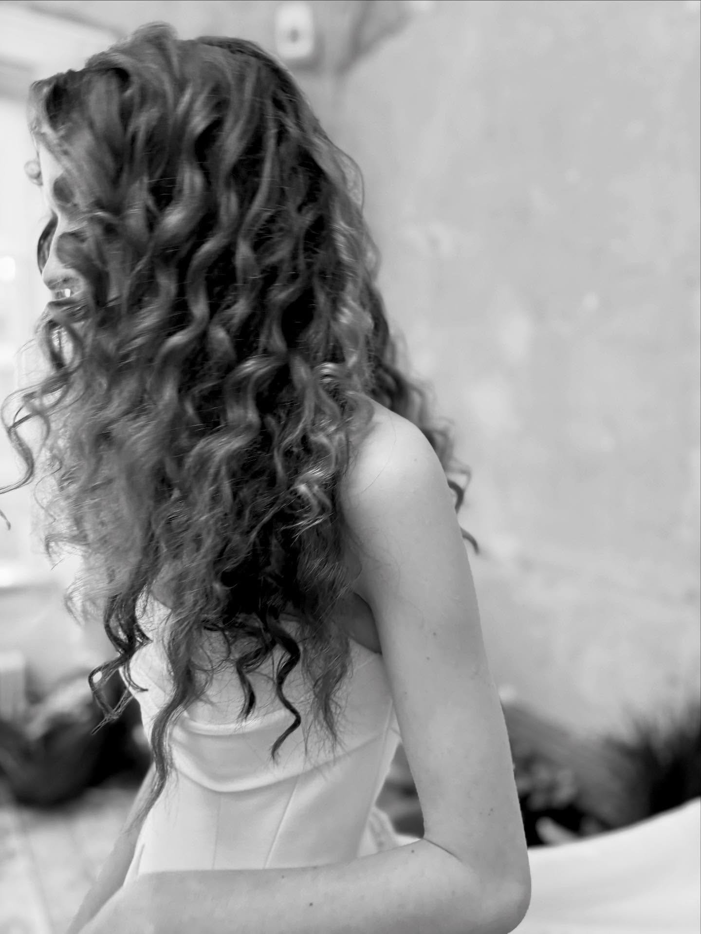 WHY I CHARGE FOR EVERYTHING. I had an enquiry through a couple of weeks ago, this morning she cancelled our call for tomorrow and my services altogether. This was the red flag checklist:

🚩 Someone emailing on behalf of the bride, not a planner, but