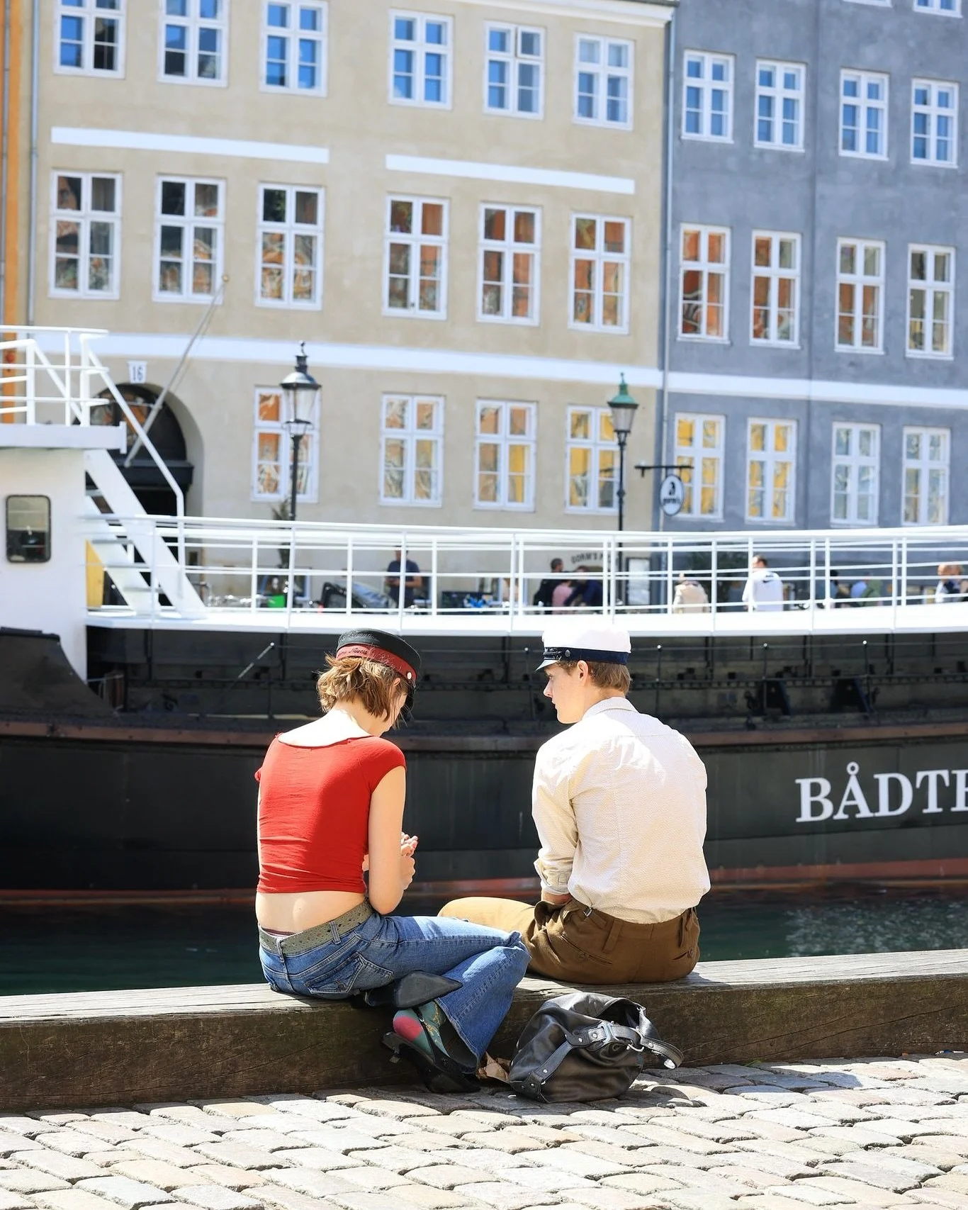 🇩🇰 Kopenhagen-Zauber perfekt eingefangen!✨

Martin @susarito vielen herzlichen Dank f&uuml;rs Teilen dieser wundervollen Aufnahmen! 📸 Von der ikonischen kleinen Meerjungfrau, die &uuml;ber den Hafen wacht, bis hin zu diesen perfekten spontanen Mom