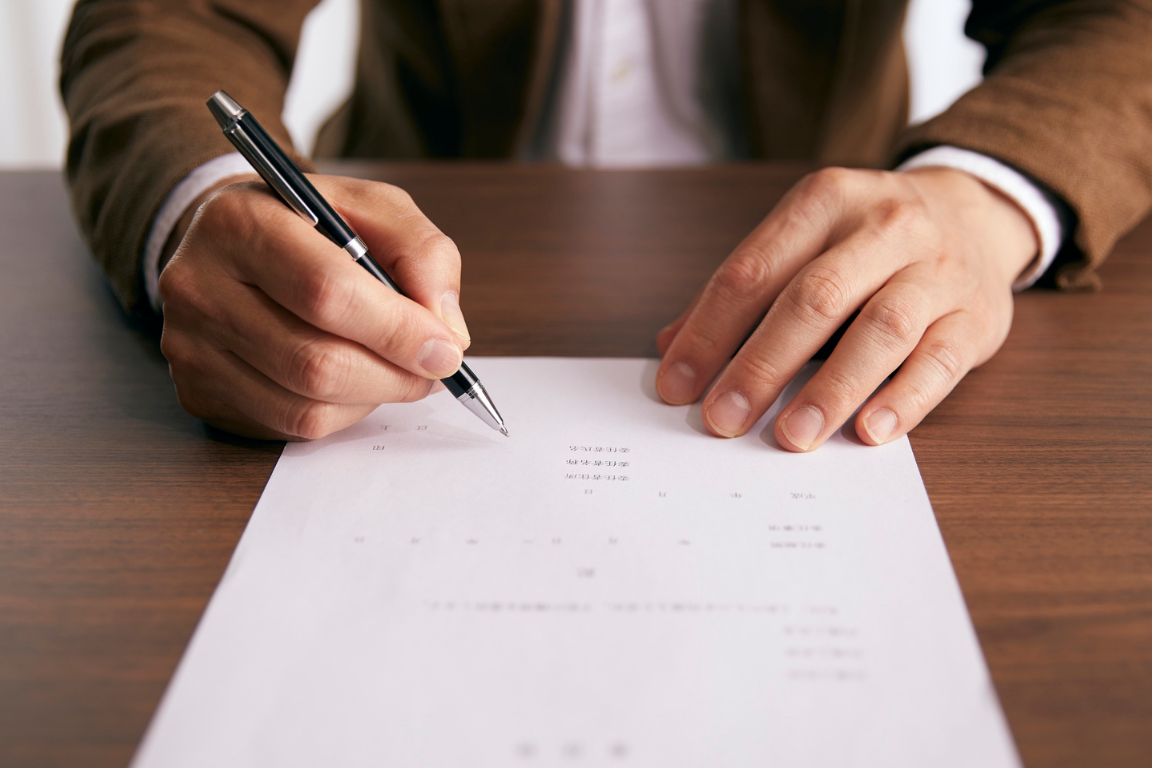 Can a Listing Agent Disclose Competing Offers?