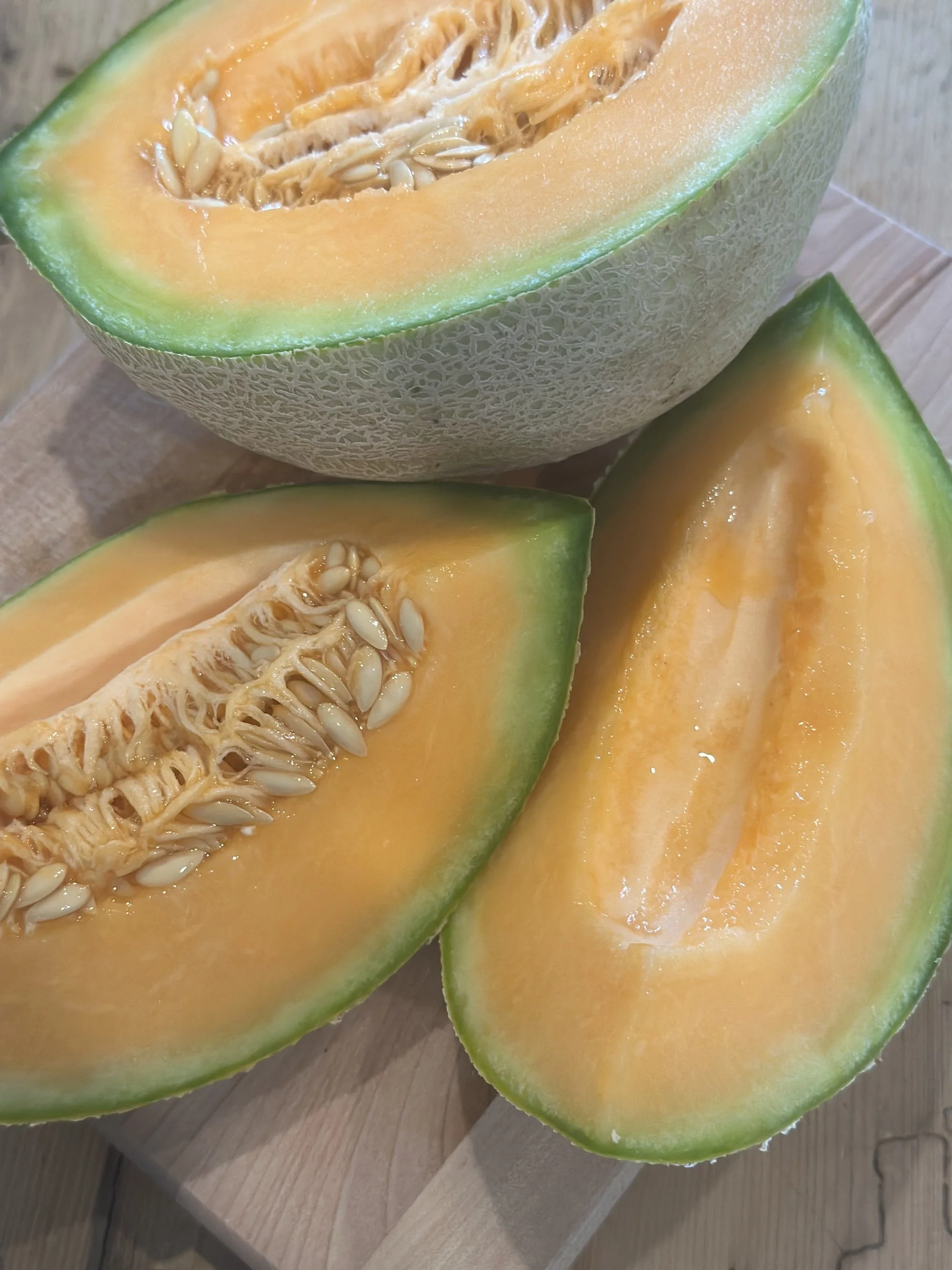 Charantais Melon v. Griselet (Crate)