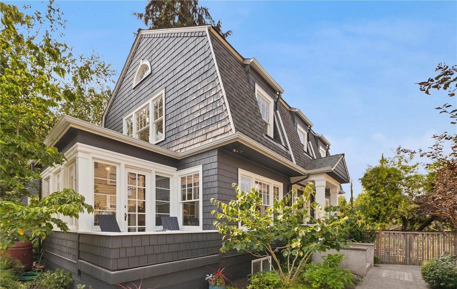909 21st Ave E, Seattle, WA 98112 2.jpg