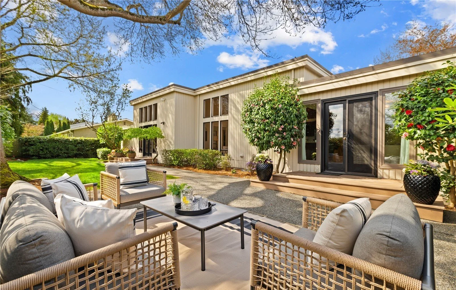 2250 39th Ave E, Seattle, WA 98112 18.jpg